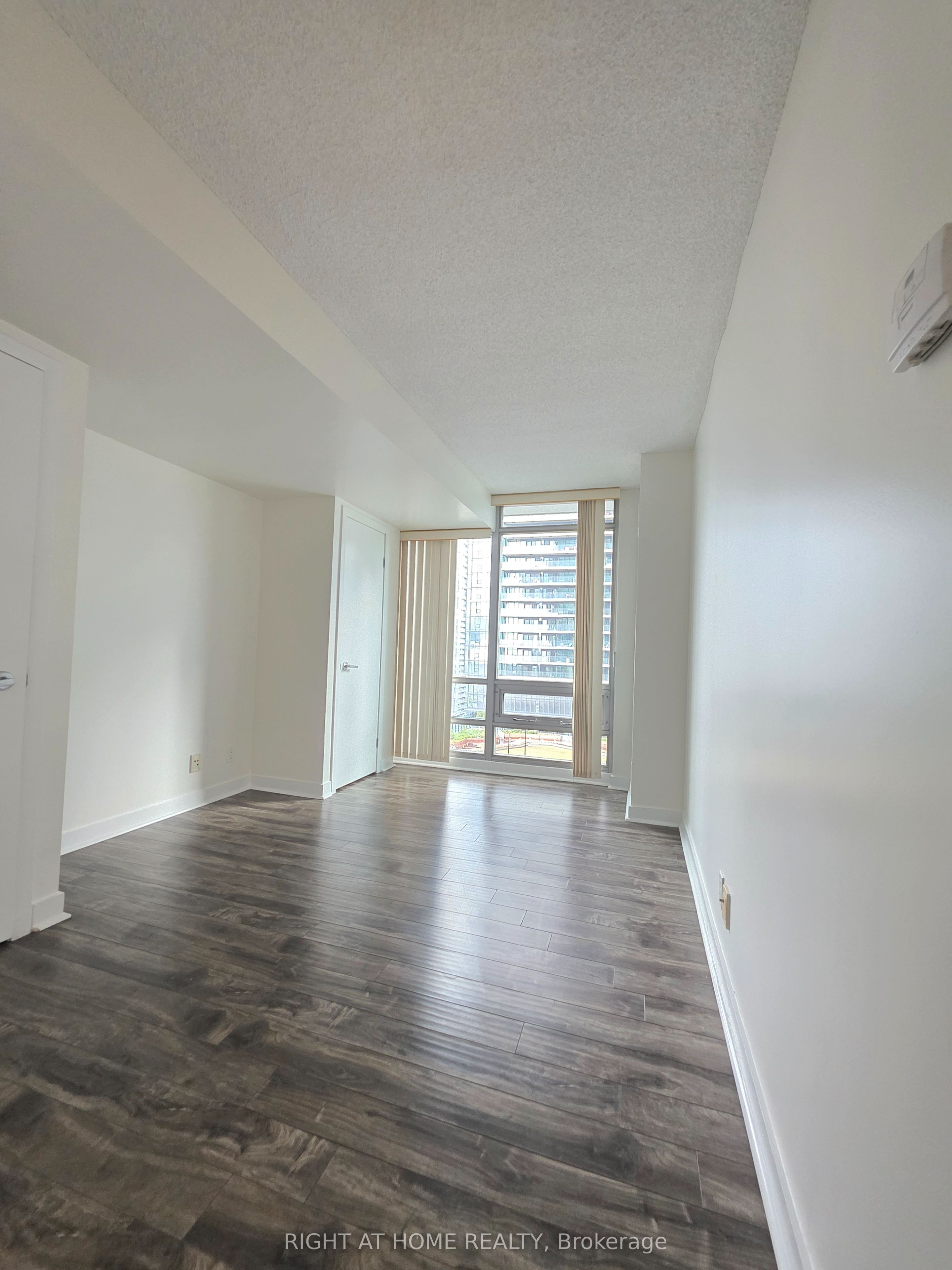 81 Navy Wharf Court 2108, Toronto, ON M5V 3S2 photo 2