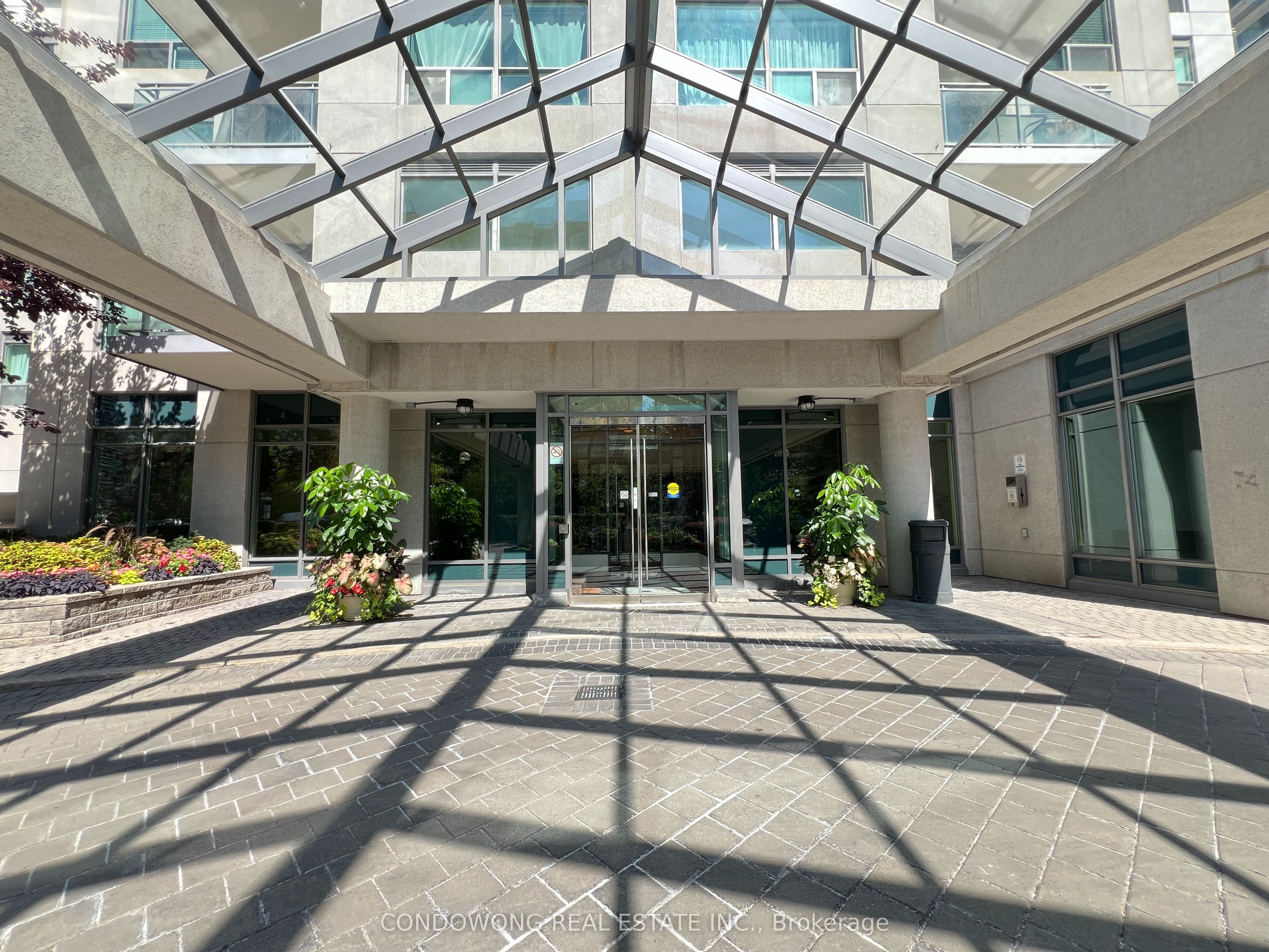 21 Hillcrest Avenue 2504, Toronto, ON M2N 7K2 photo 3