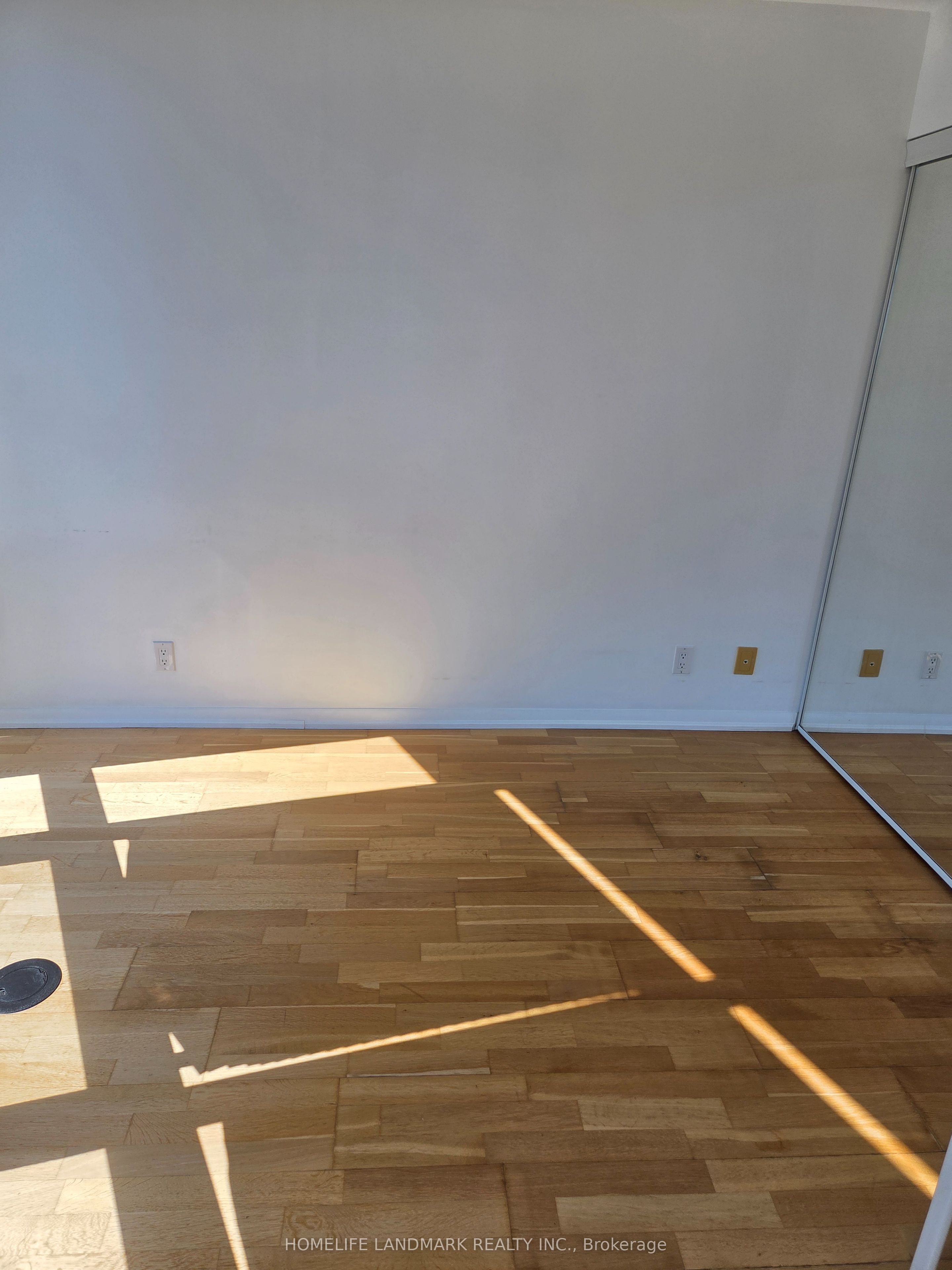 832 Bay Street 4209, Toronto, ON M5S 1Z6 photo 3