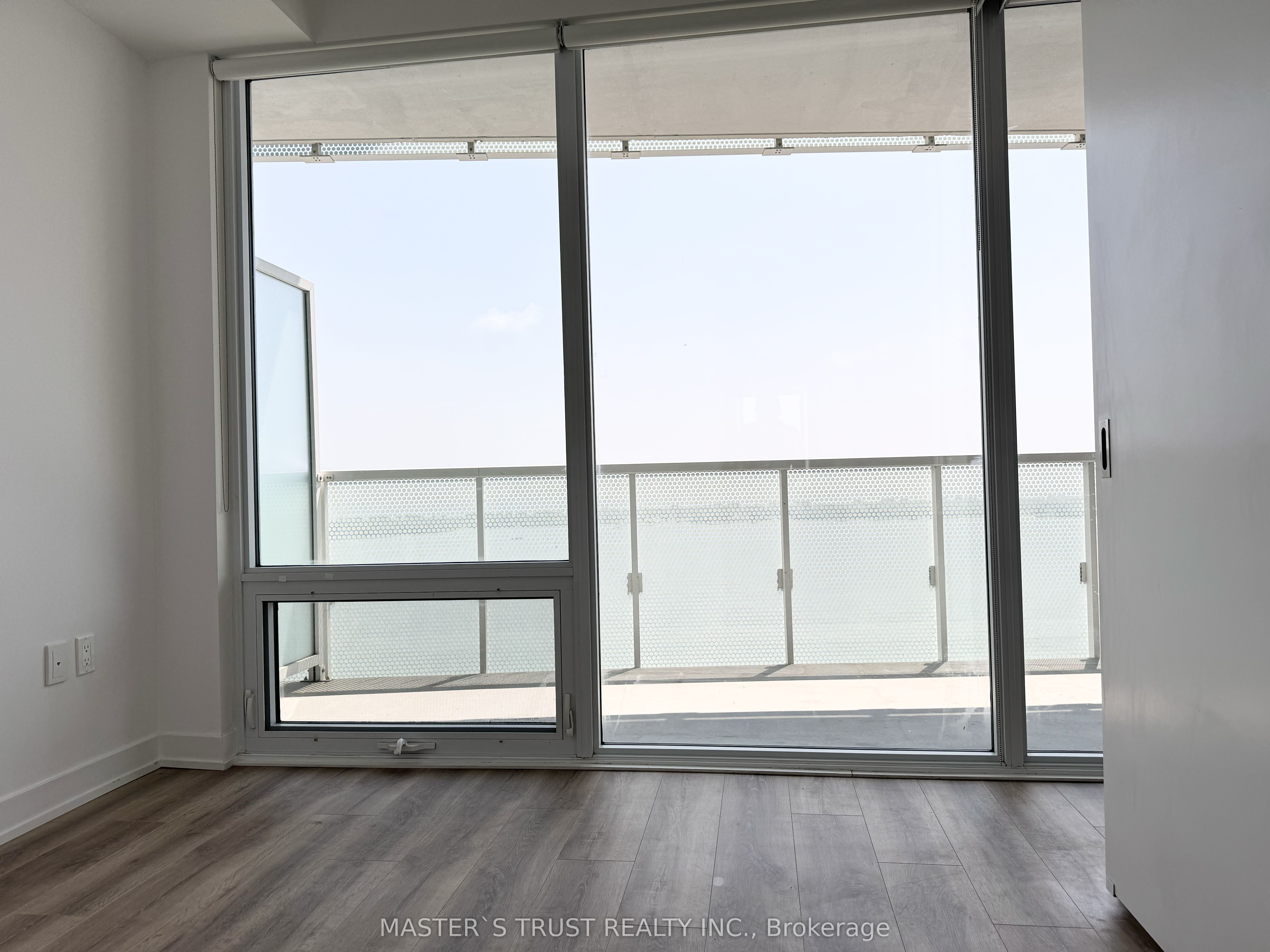 15 Queens Quay E 2503, Toronto, ON M5E 0A4 photo 4
