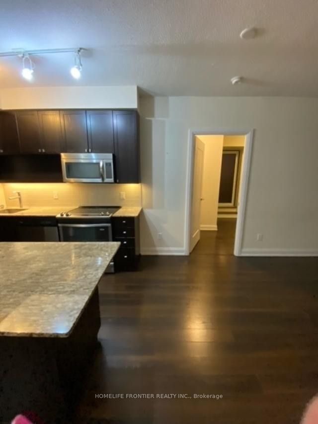 18 Graydon Hall Drive 2211, Toronto, ON M3A 2Z9 photo 4