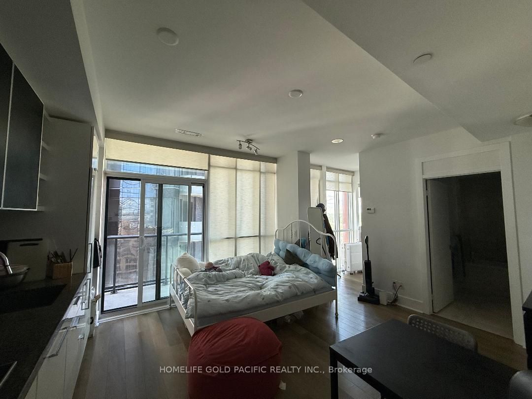 32 Davenport Road 1701, Toronto, ON M5R 1H3 photo 4