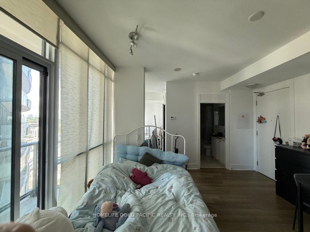 32 Davenport Road 1701, Toronto, ON M5R 1H3 photo 5