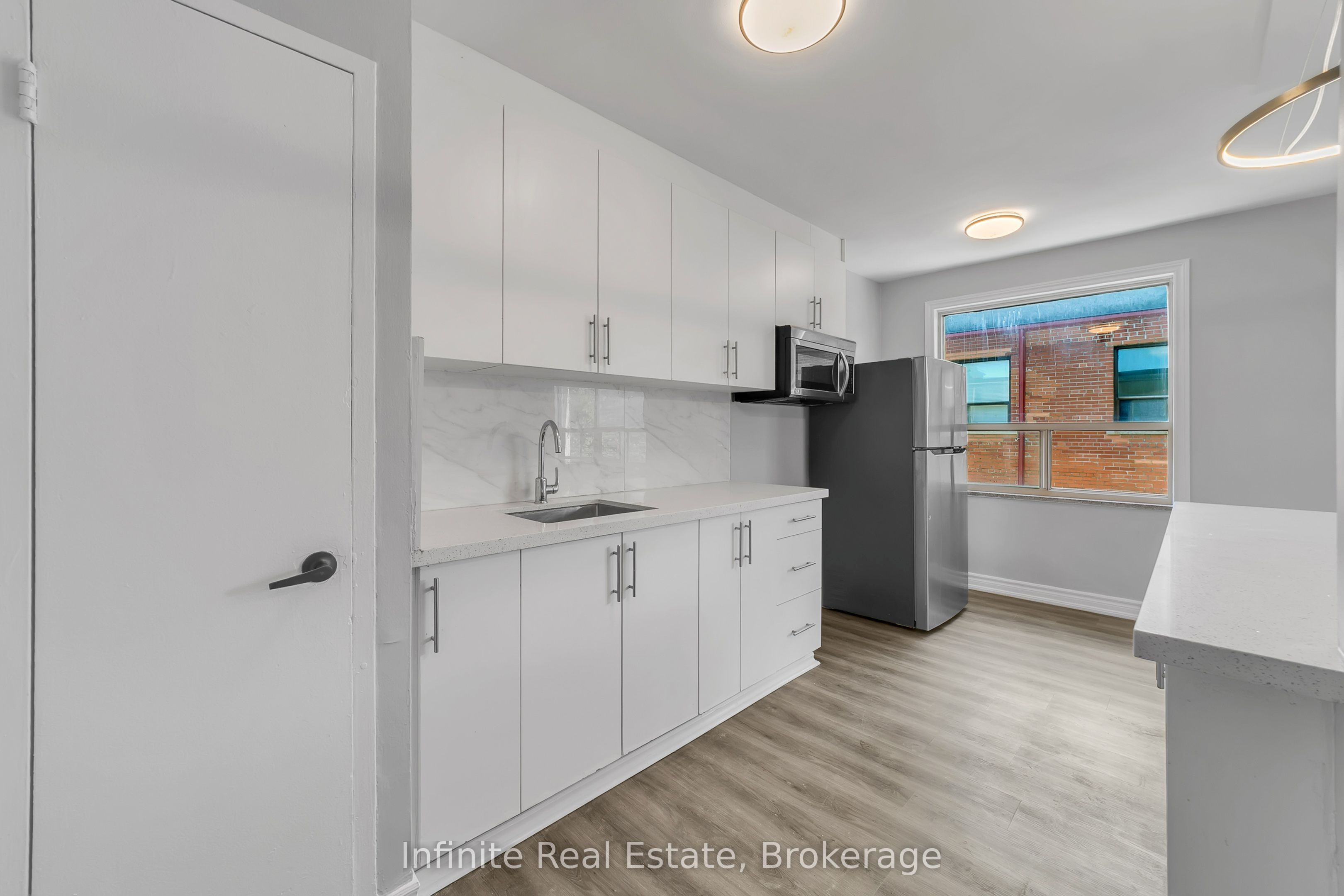 896 Eglinton Avenue E 310, Toronto, ON M4G 2L2 photo 3