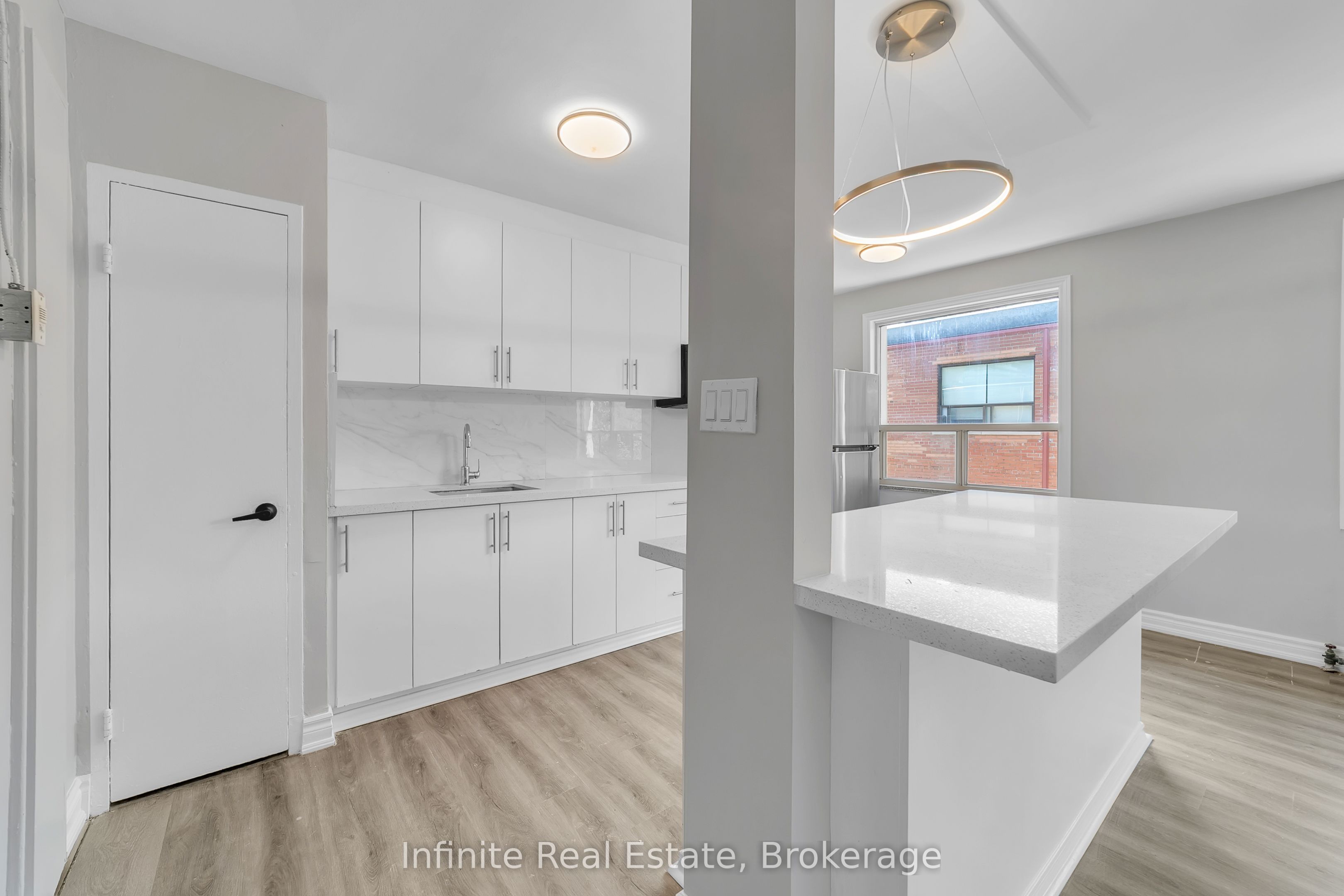 896 Eglinton Avenue E 310, Toronto, ON M4G 2L2 photo 4