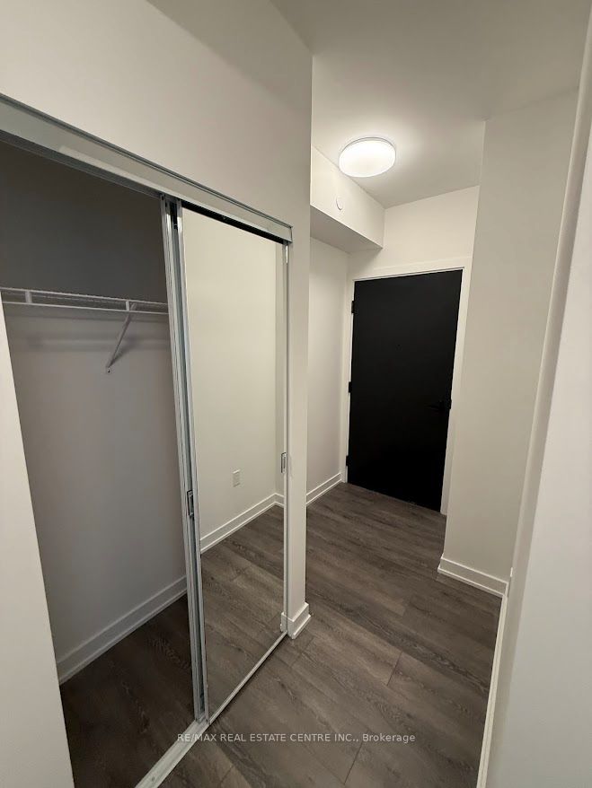 127 Broadway Avenue 2505, Toronto, ON M4P 1V4 photo 2