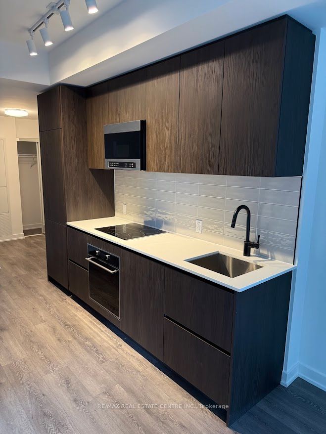127 Broadway Avenue 2505, Toronto, ON M4P 1V4 photo 3