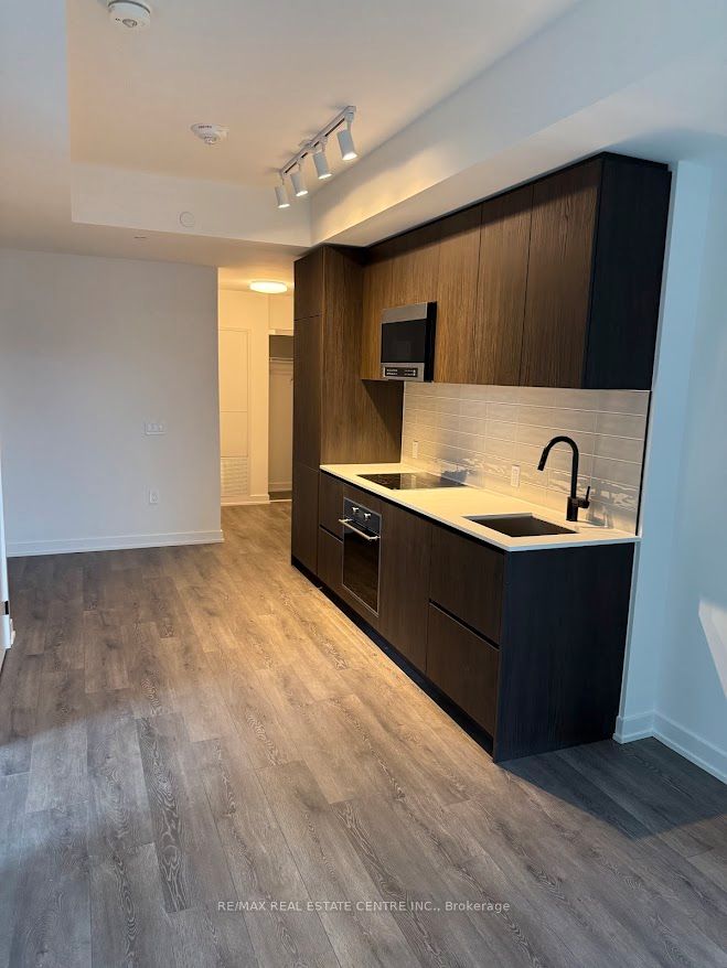 127 Broadway Avenue 2505, Toronto, ON M4P 1V4 photo 4