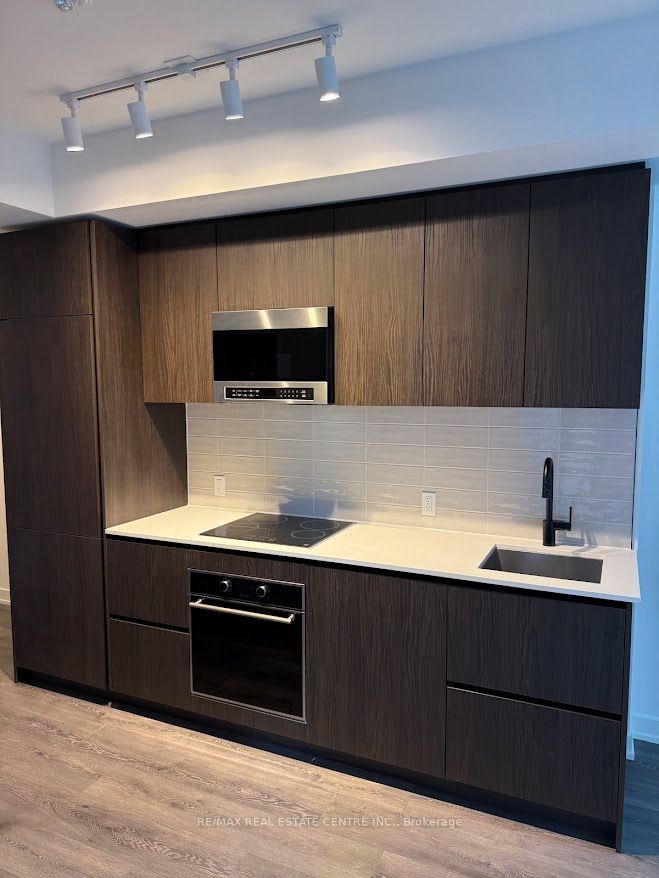 127 Broadway Avenue 2505, Toronto, ON M4P 1V4 photo 5