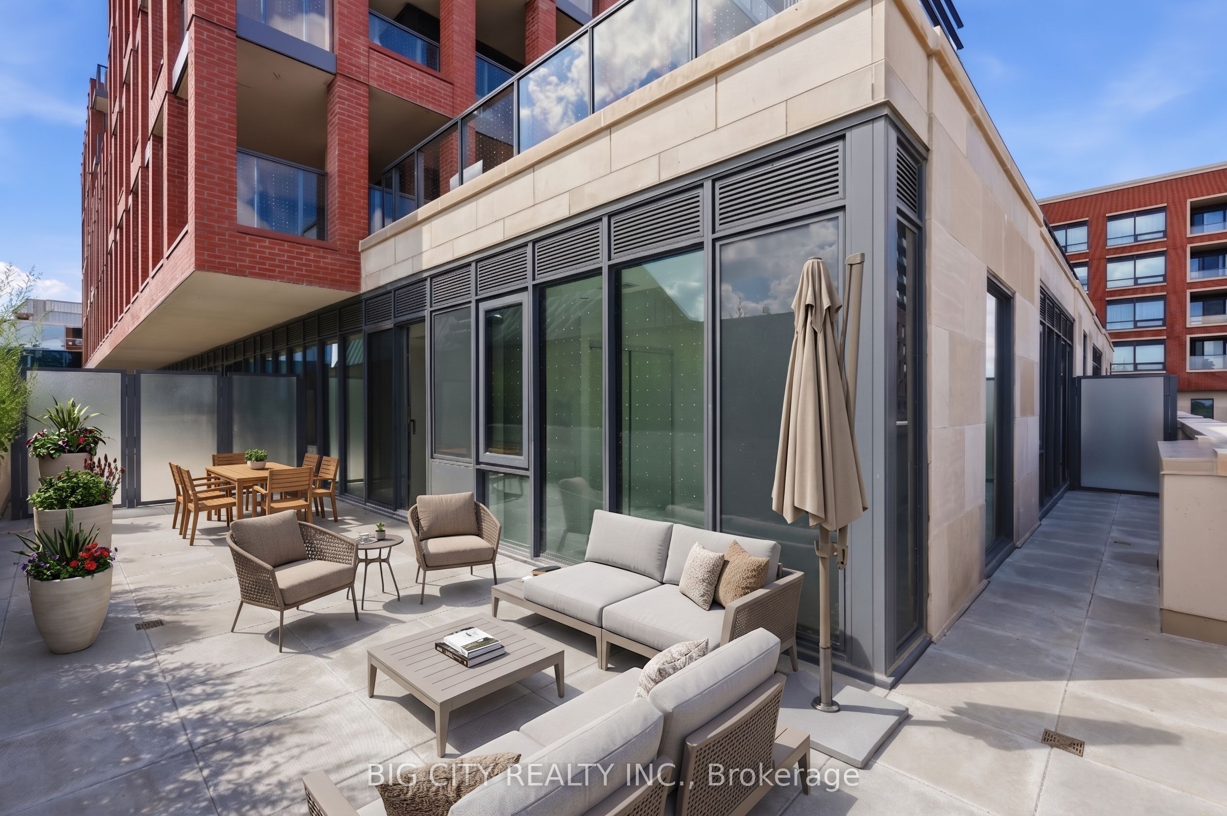 25 Frederick Todd Way 213, Toronto, ON M4G 0C9