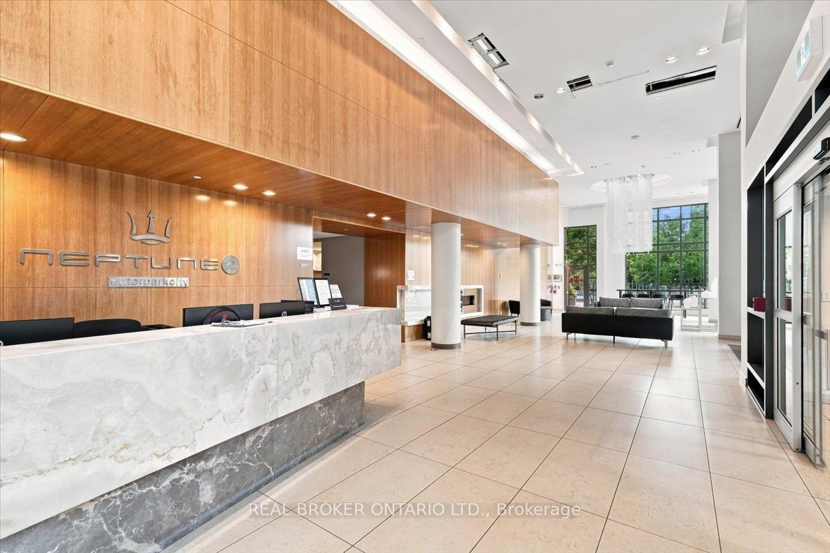 209 Fort York Boulevard 1468, Toronto, ON M5V 4A1 photo 2
