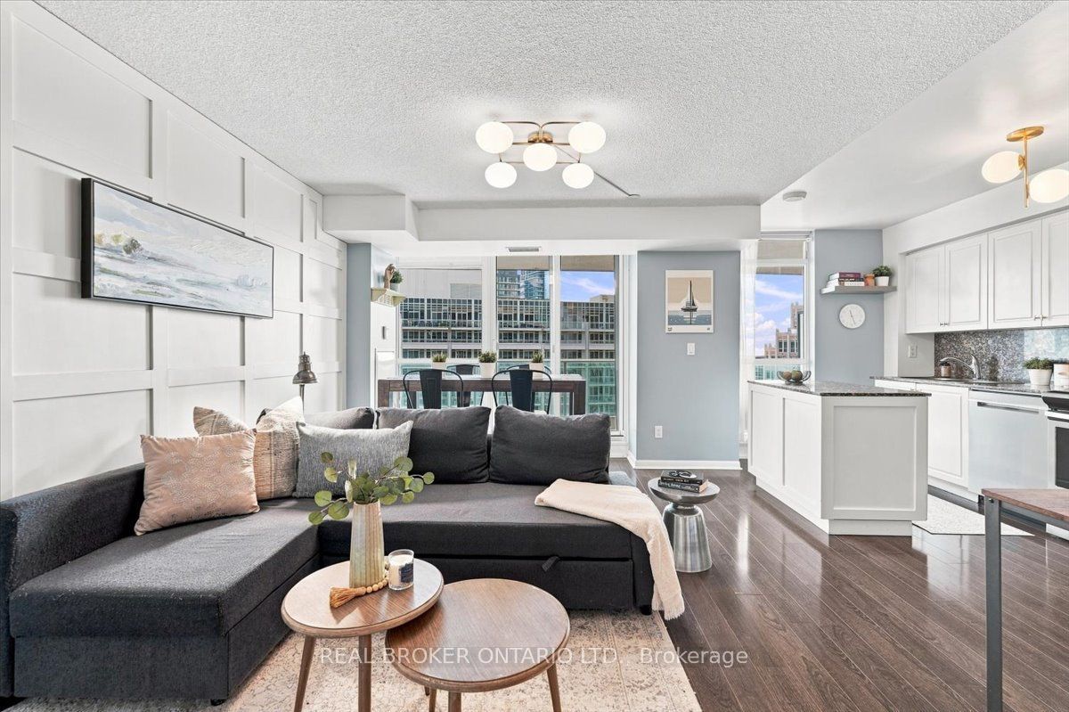 209 Fort York Boulevard 1468, Toronto, ON M5V 4A1 photo 5