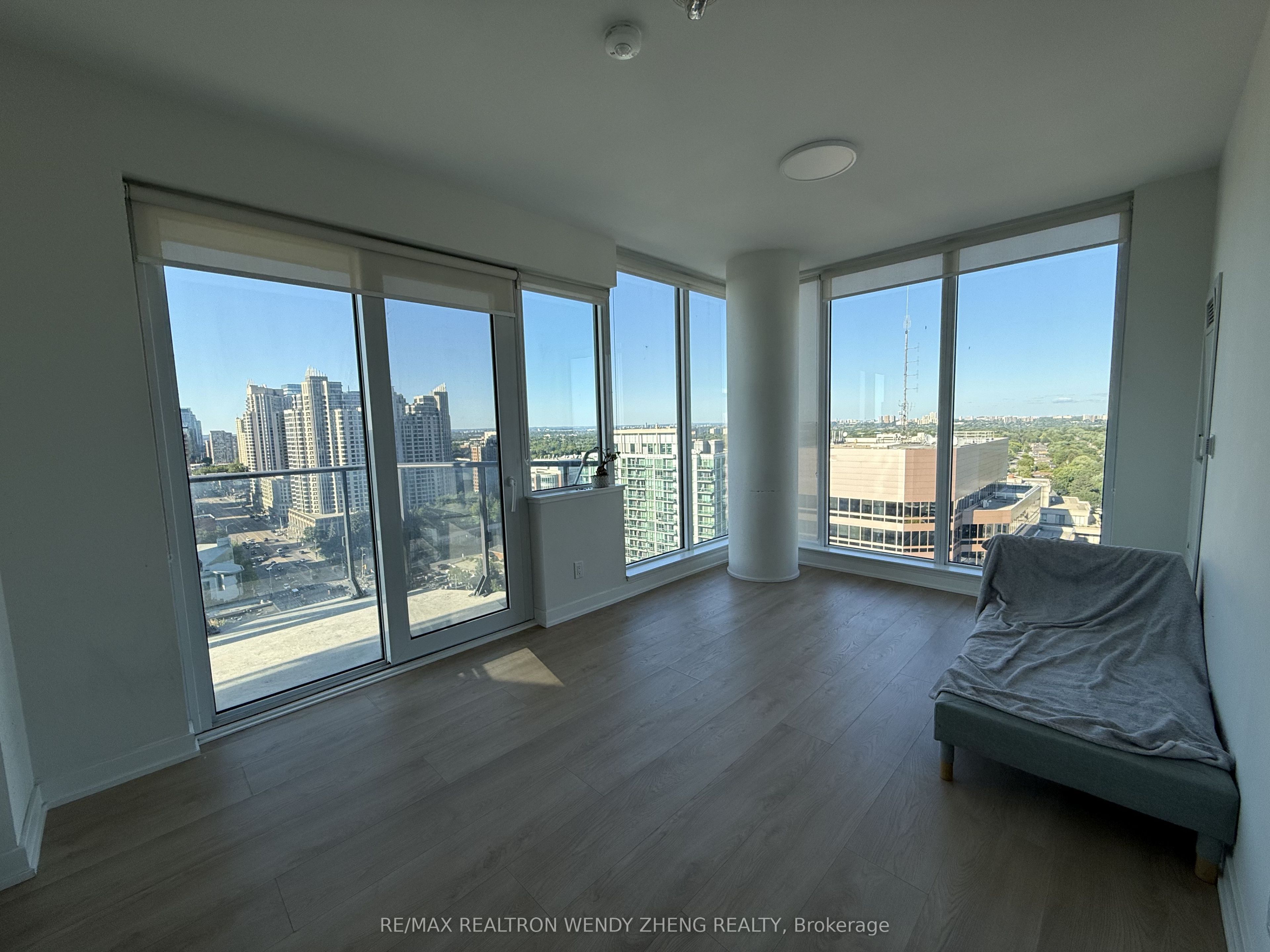 15 Ellerslie Avenue 2210, Toronto, ON M2N 0E7 photo 2