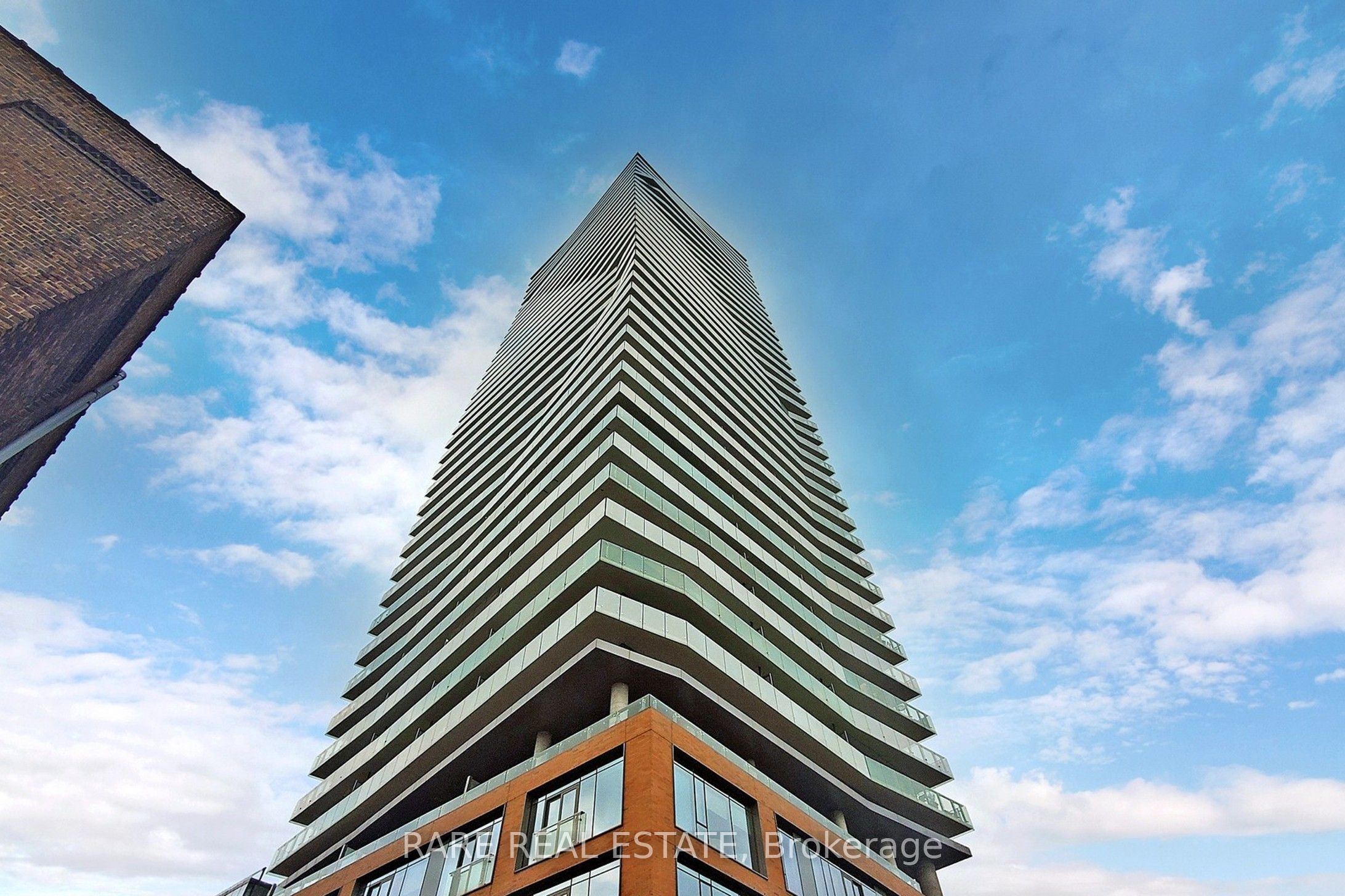 70 Distillery Lane 2403, Toronto, ON M5A 0E3