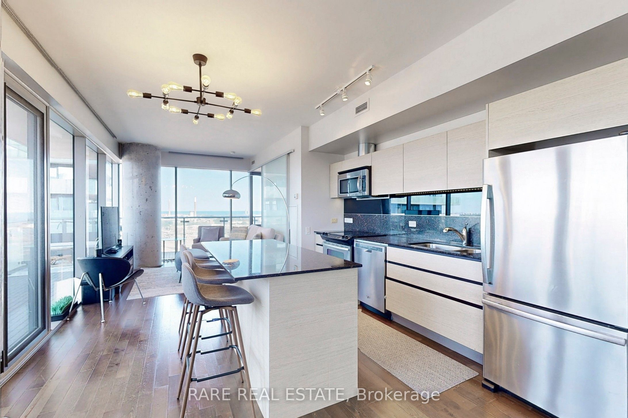 70 Distillery Lane 2403, Toronto, ON M5A 0E3 photo 2