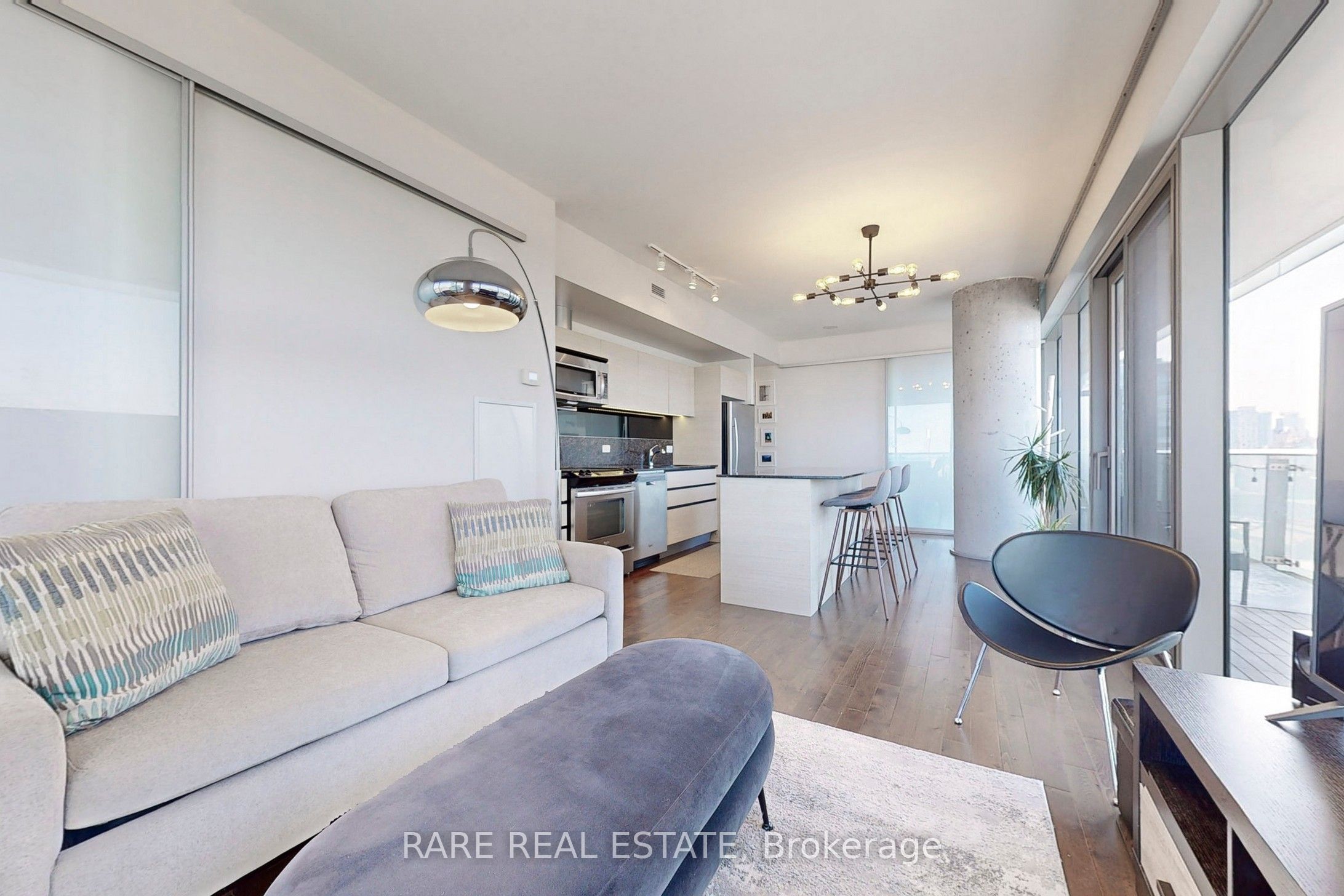 70 Distillery Lane 2403, Toronto, ON M5A 0E3 photo 3