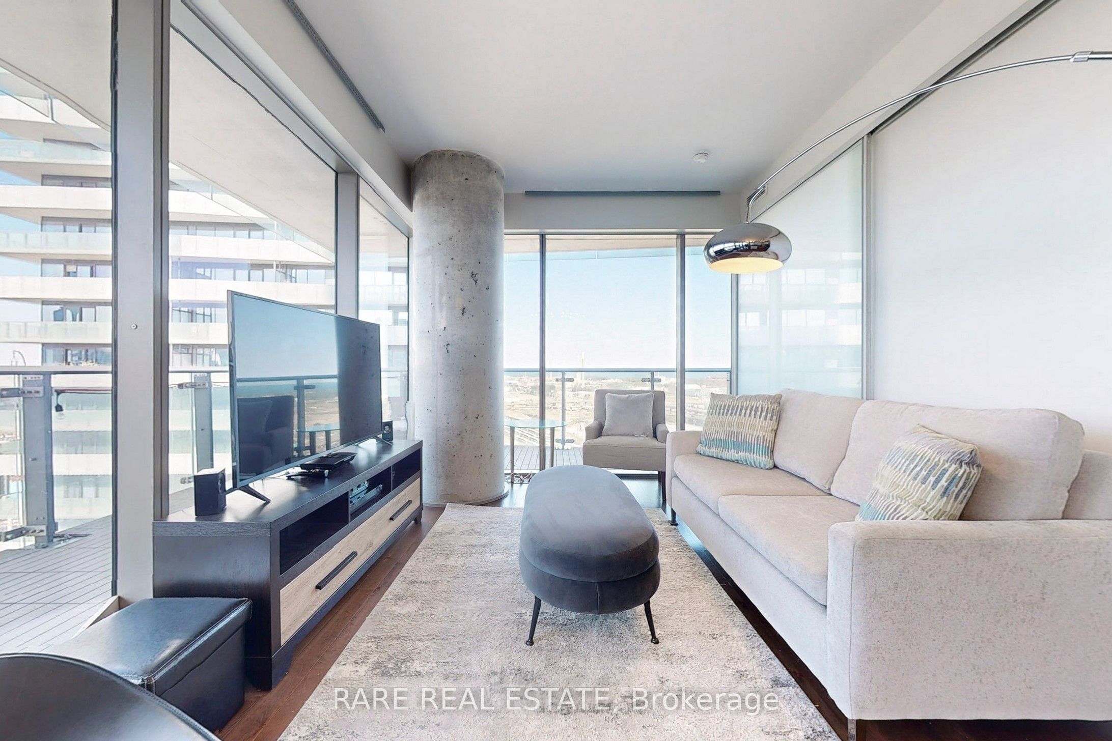 70 Distillery Lane 2403, Toronto, ON M5A 0E3 photo 4
