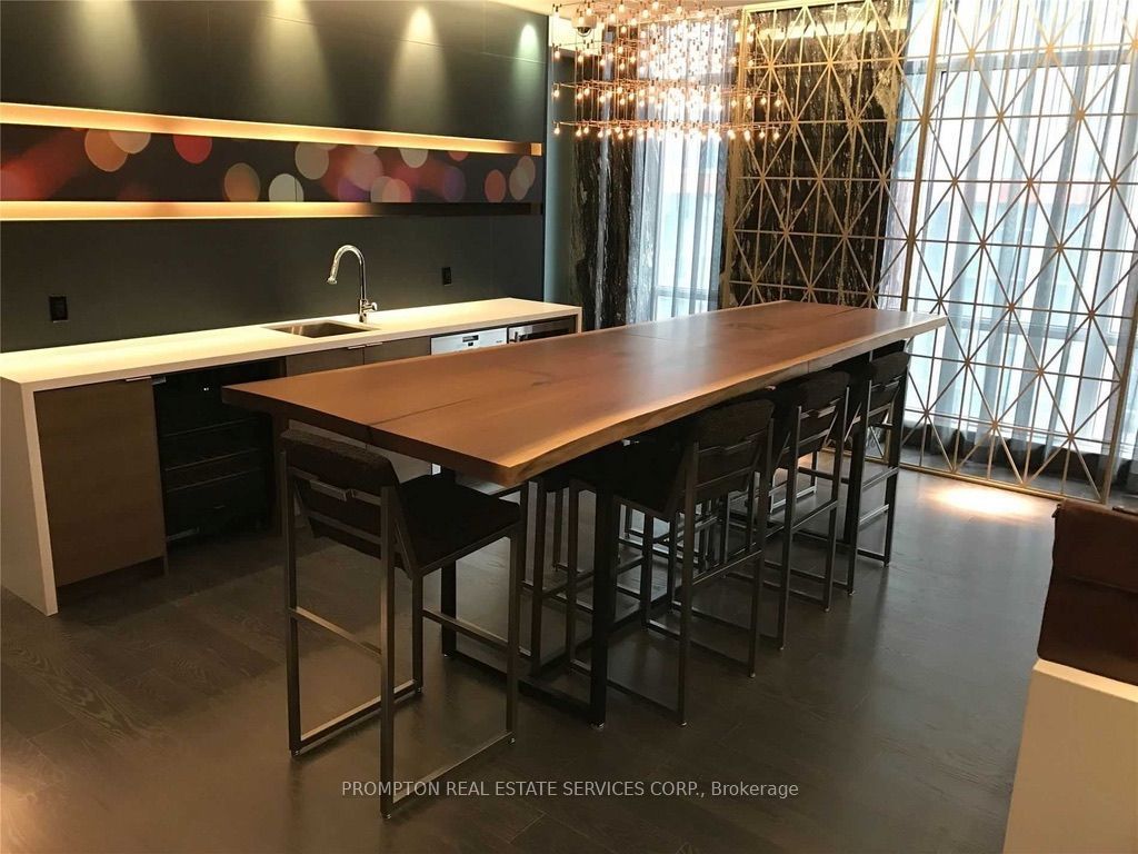 30 Nelson Street 407, Toronto, ON M5V 0H5