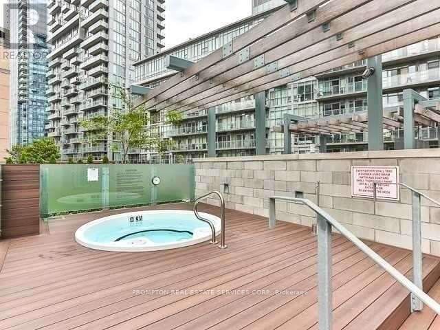 30 Nelson Street 407, Toronto, ON M5V 0H5 photo 3
