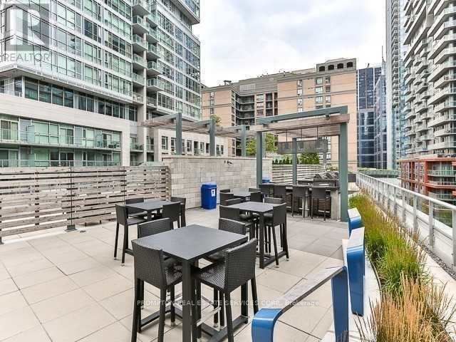 30 Nelson Street 407, Toronto, ON M5V 0H5 photo 5