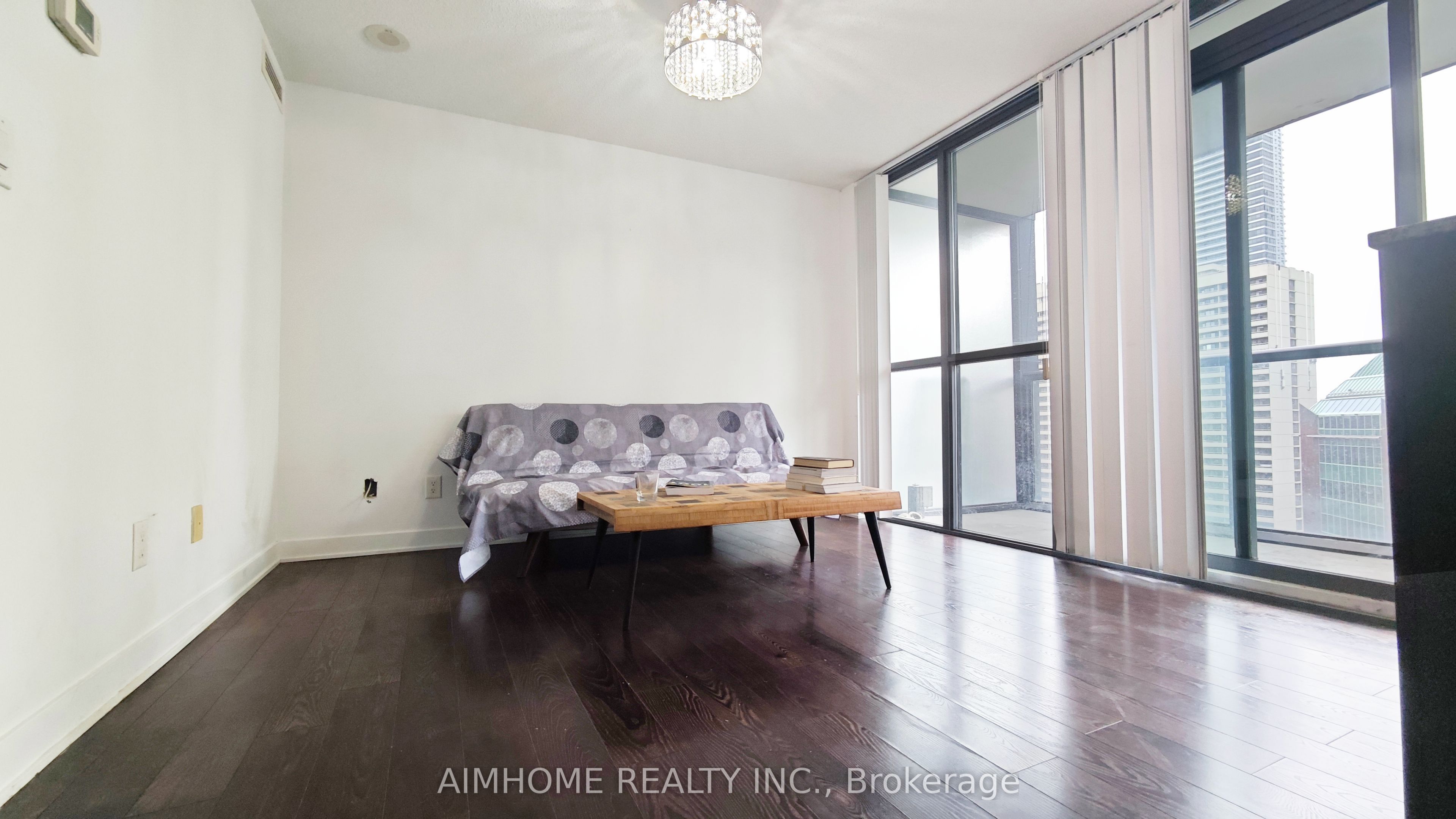 110 Charles Street E 1510, Toronto, ON M4Y 1T5 photo 2
