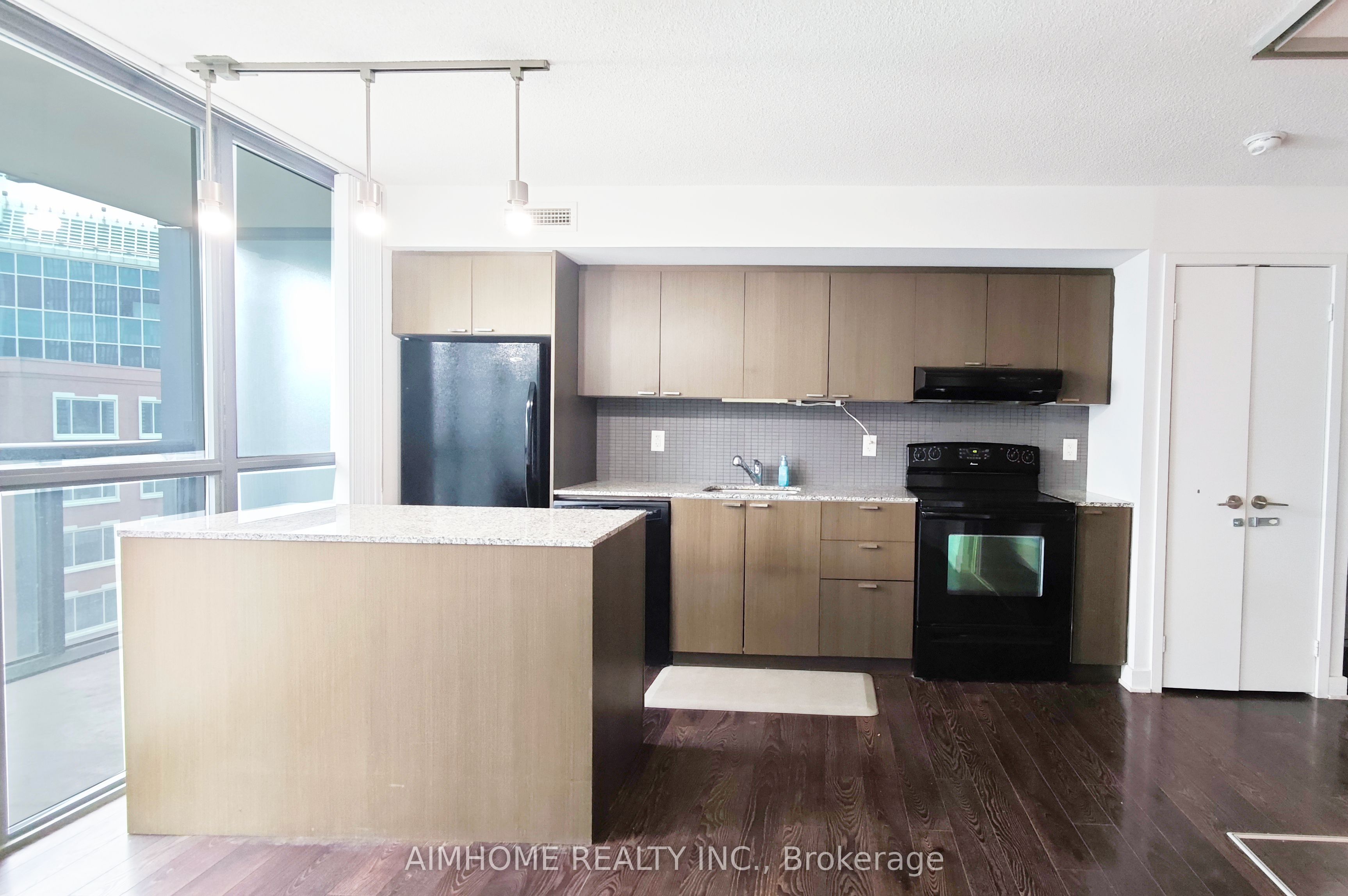 110 Charles Street E 1510, Toronto, ON M4Y 1T5 photo 5