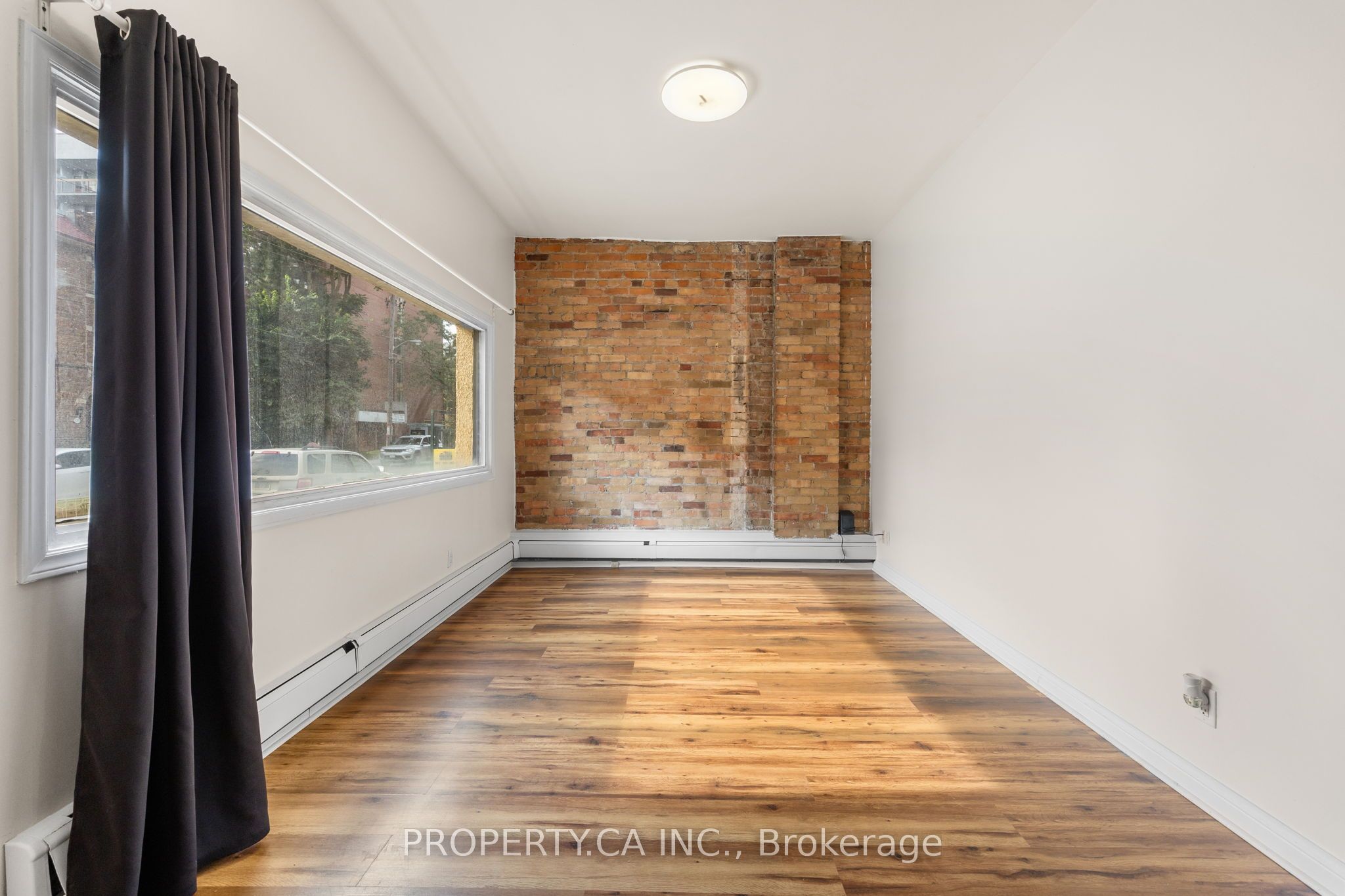 117 Vaughan Road #Main, Toronto, ON M6C 2L9 photo 4