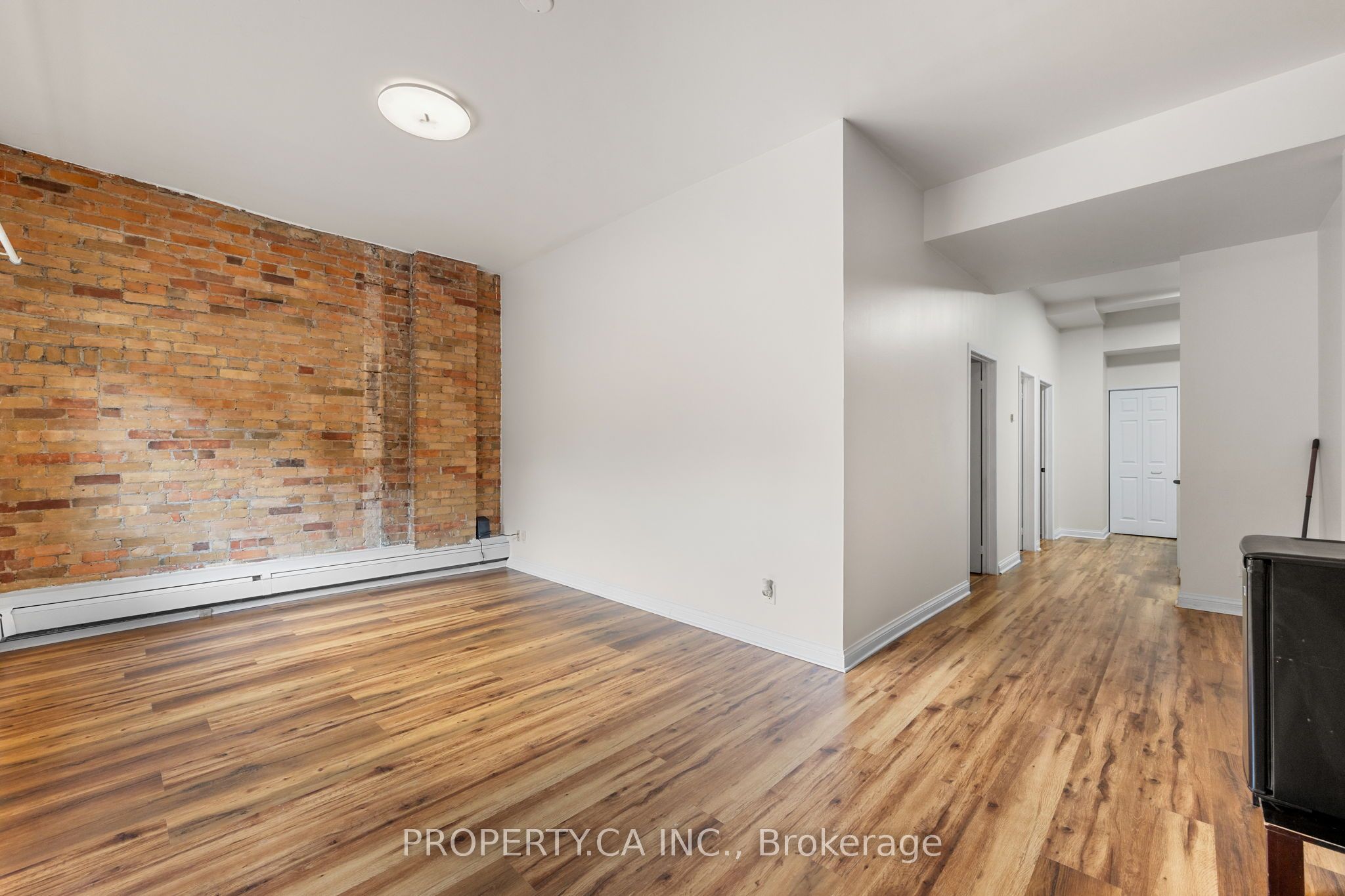 117 Vaughan Road #Main, Toronto, ON M6C 2L9 photo 5
