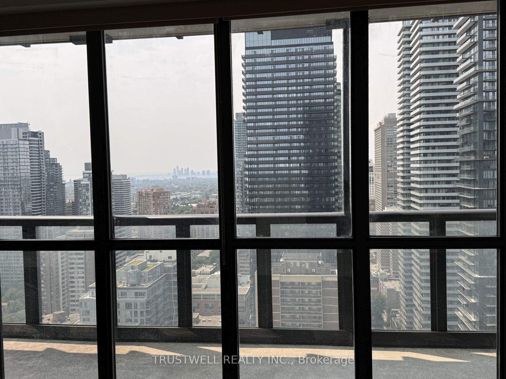 101 Charles Street E 3405, Toronto, ON M4Y 0A9 photo 2