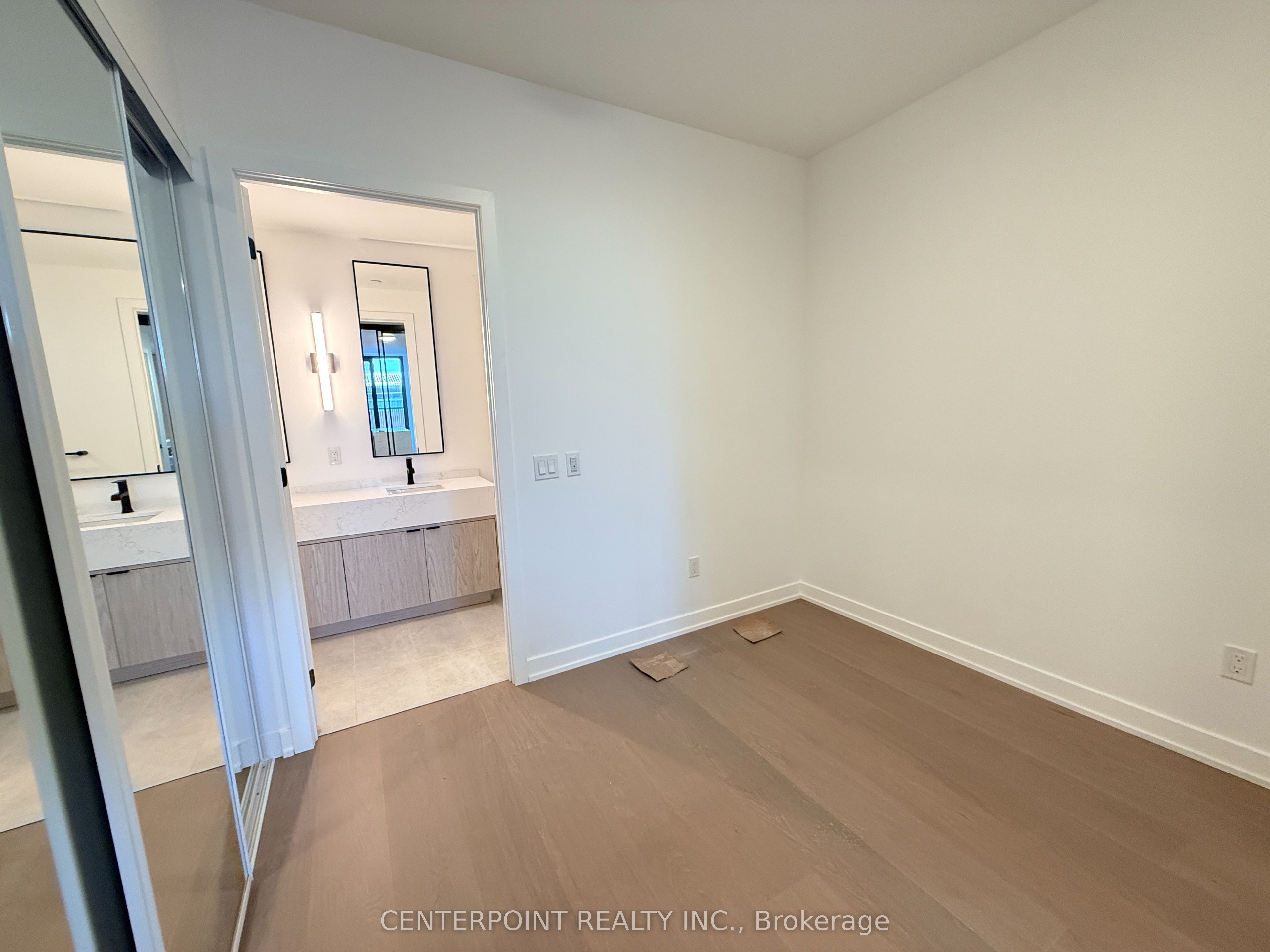 89 Montclair Avenue 818, Toronto, ON M5P 0A9 photo 3