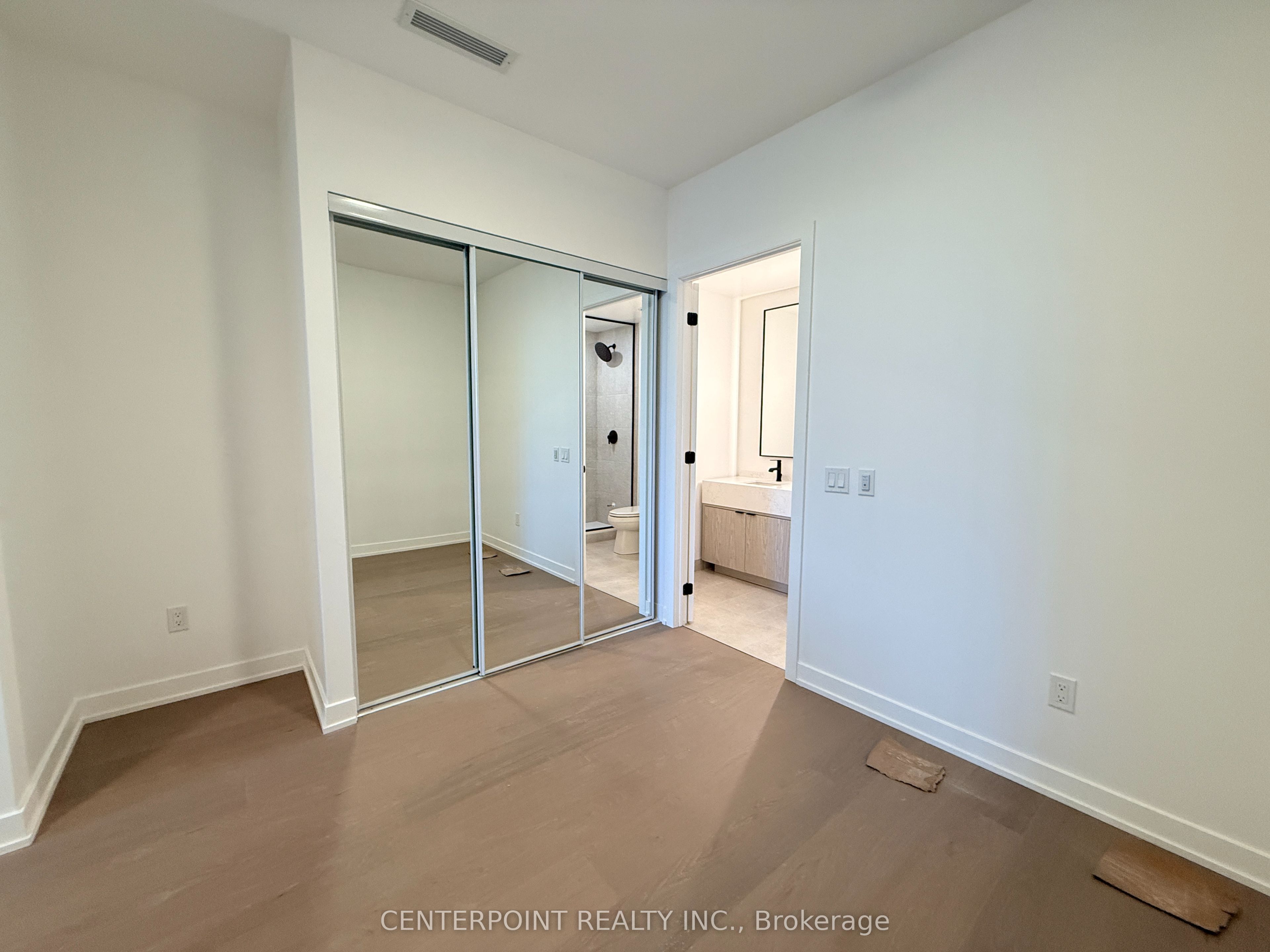89 Montclair Avenue 818, Toronto, ON M5P 0A9 photo 5