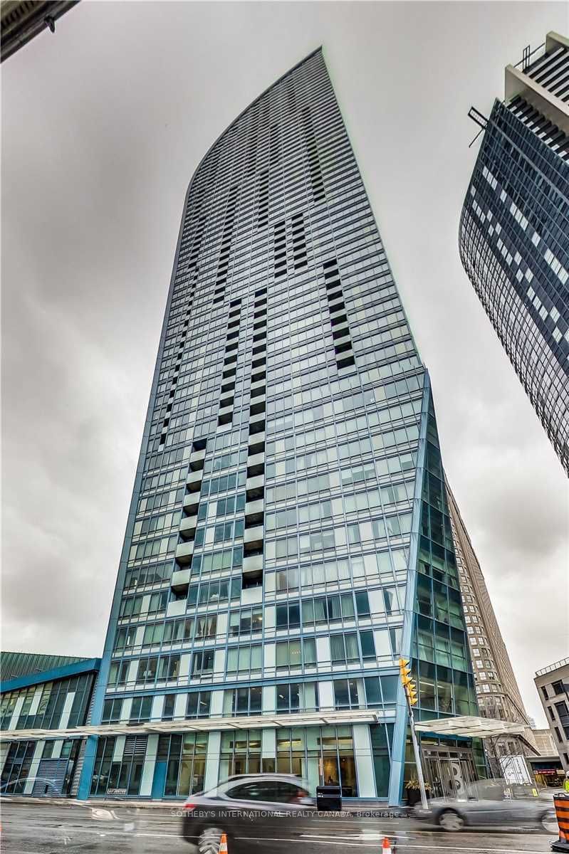 8 The Esplanade 5505, Toronto, ON M5E 0A6 photo 3