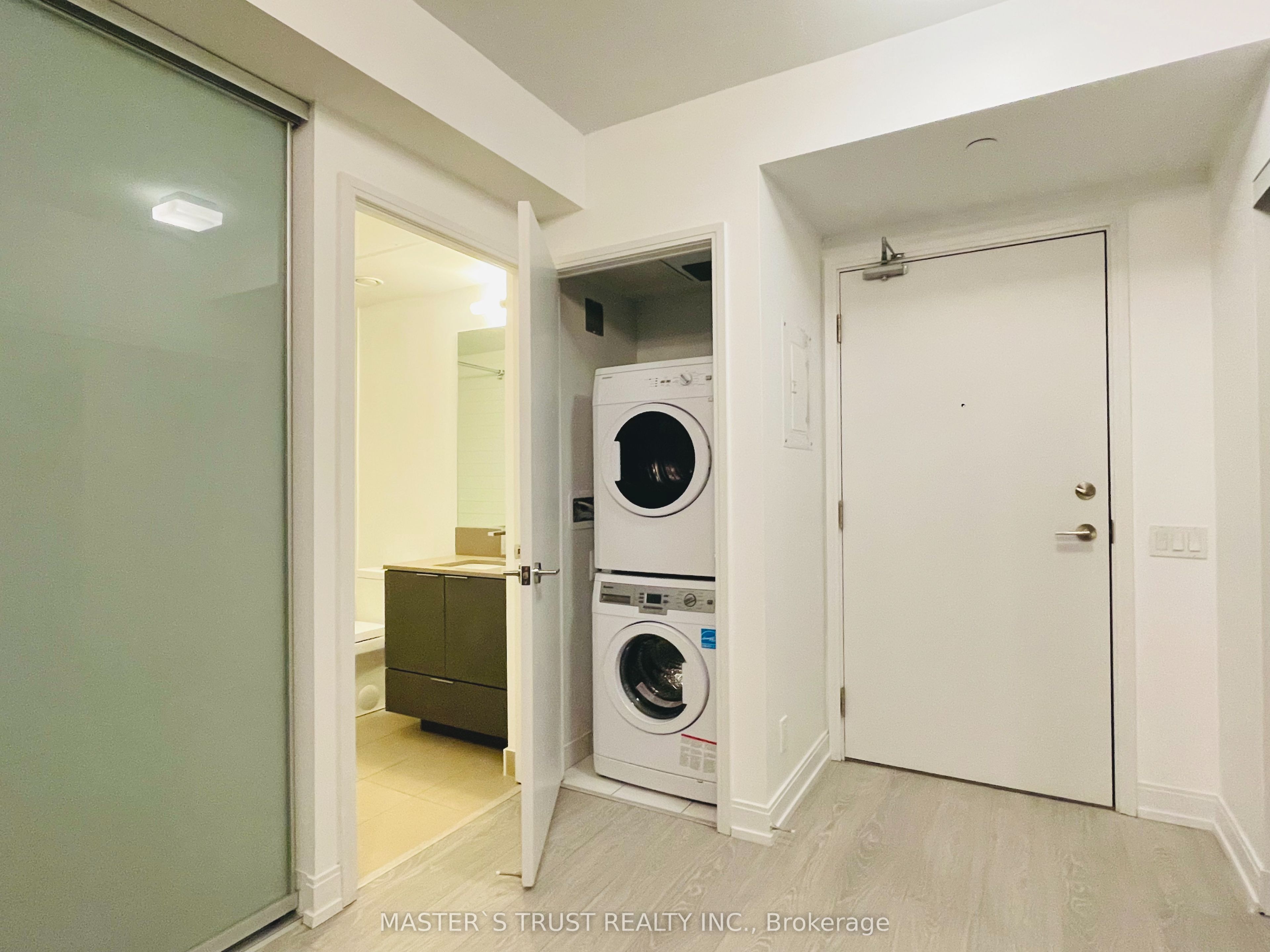 181 Dundas Street E 3906, Toronto, ON M5A 0N5