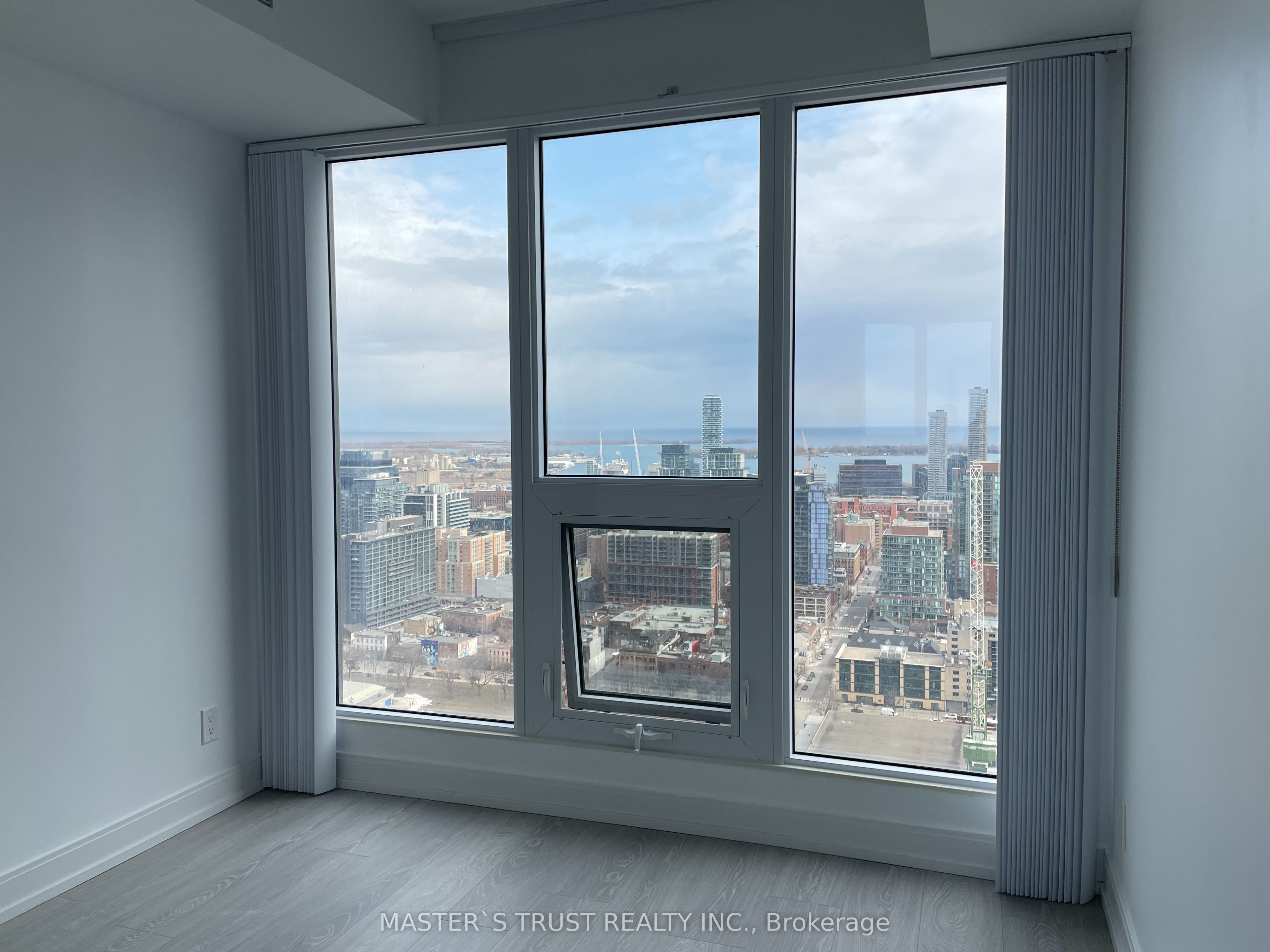 181 Dundas Street E 3906, Toronto, ON M5A 0N5 photo 3