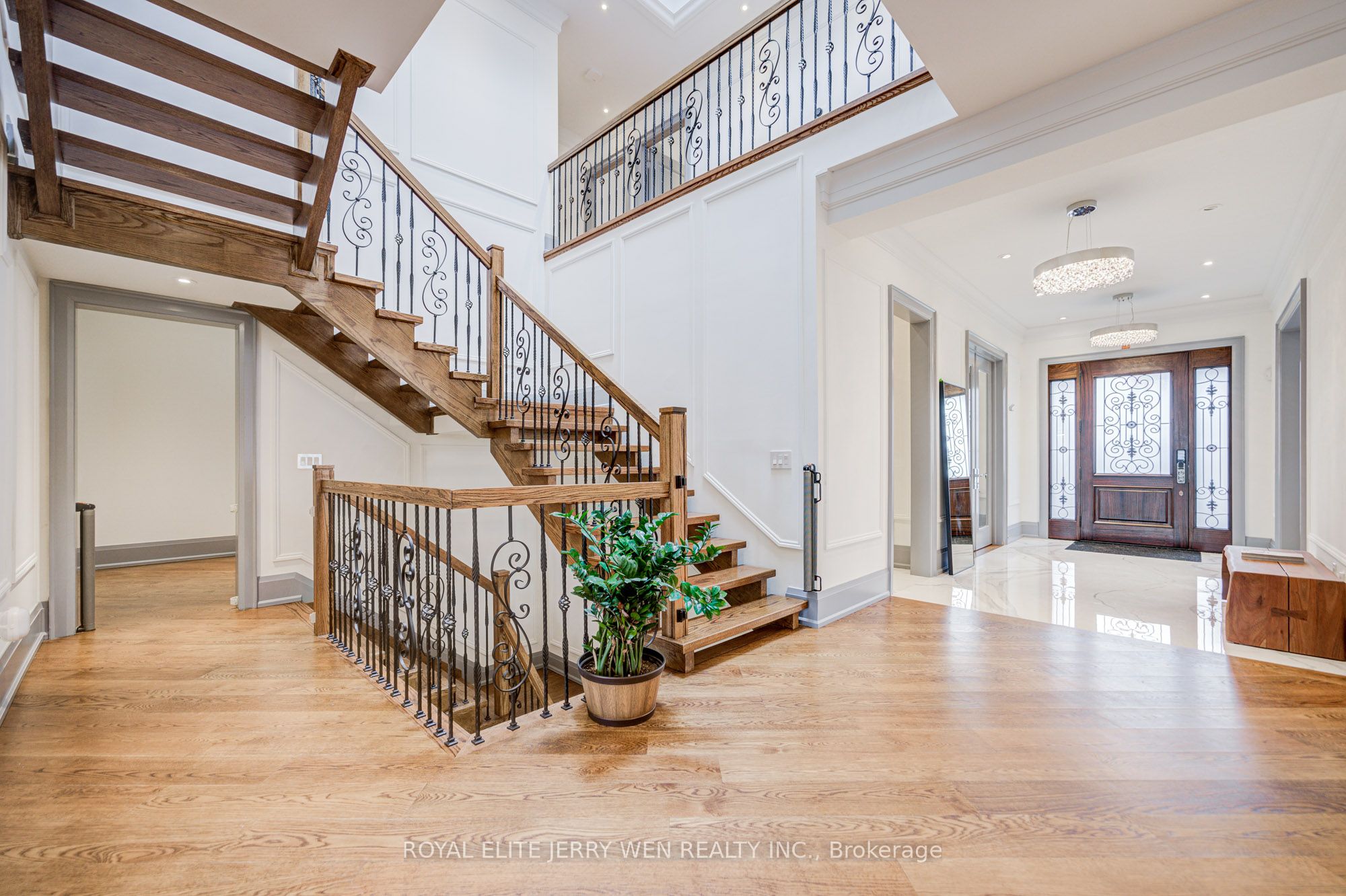 300 Upper Highland Crescent, Toronto, ON M2P 1V5 photo 3