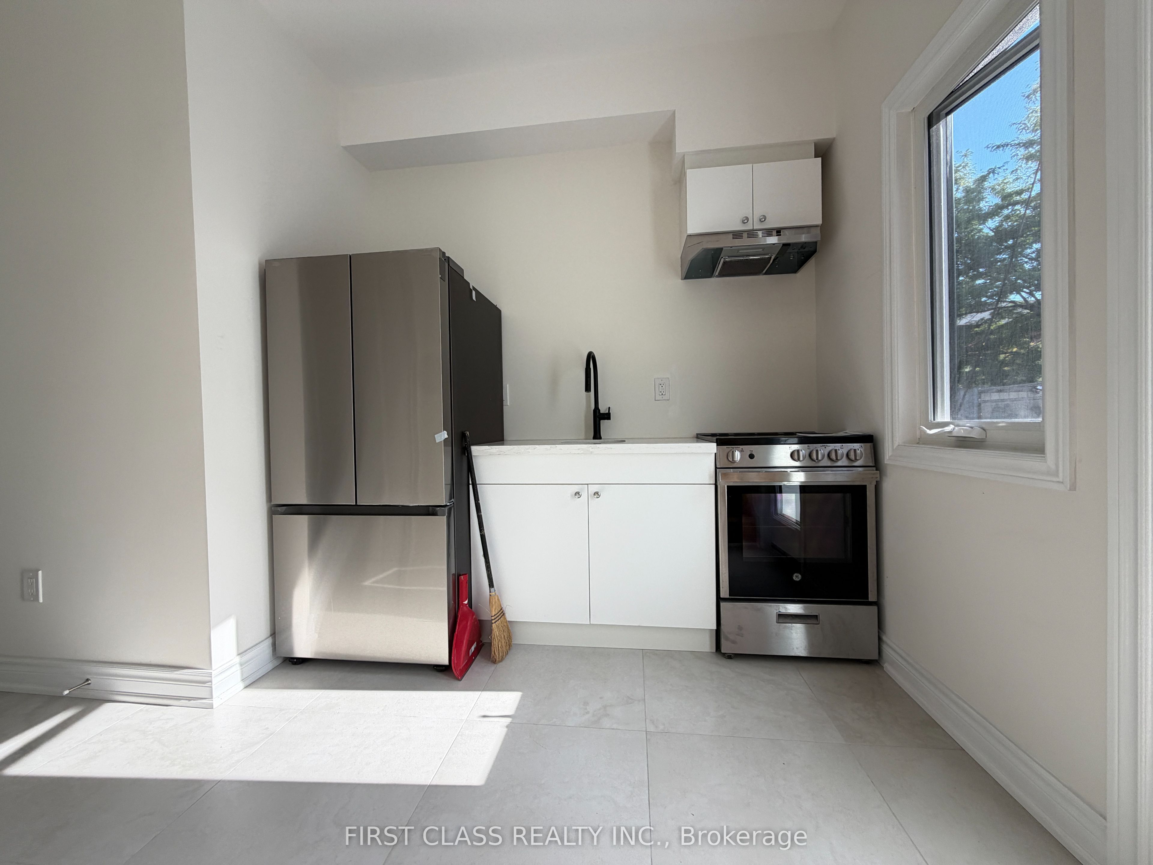 356 Huron Street, Toronto, ON M5S 2G3 photo 4