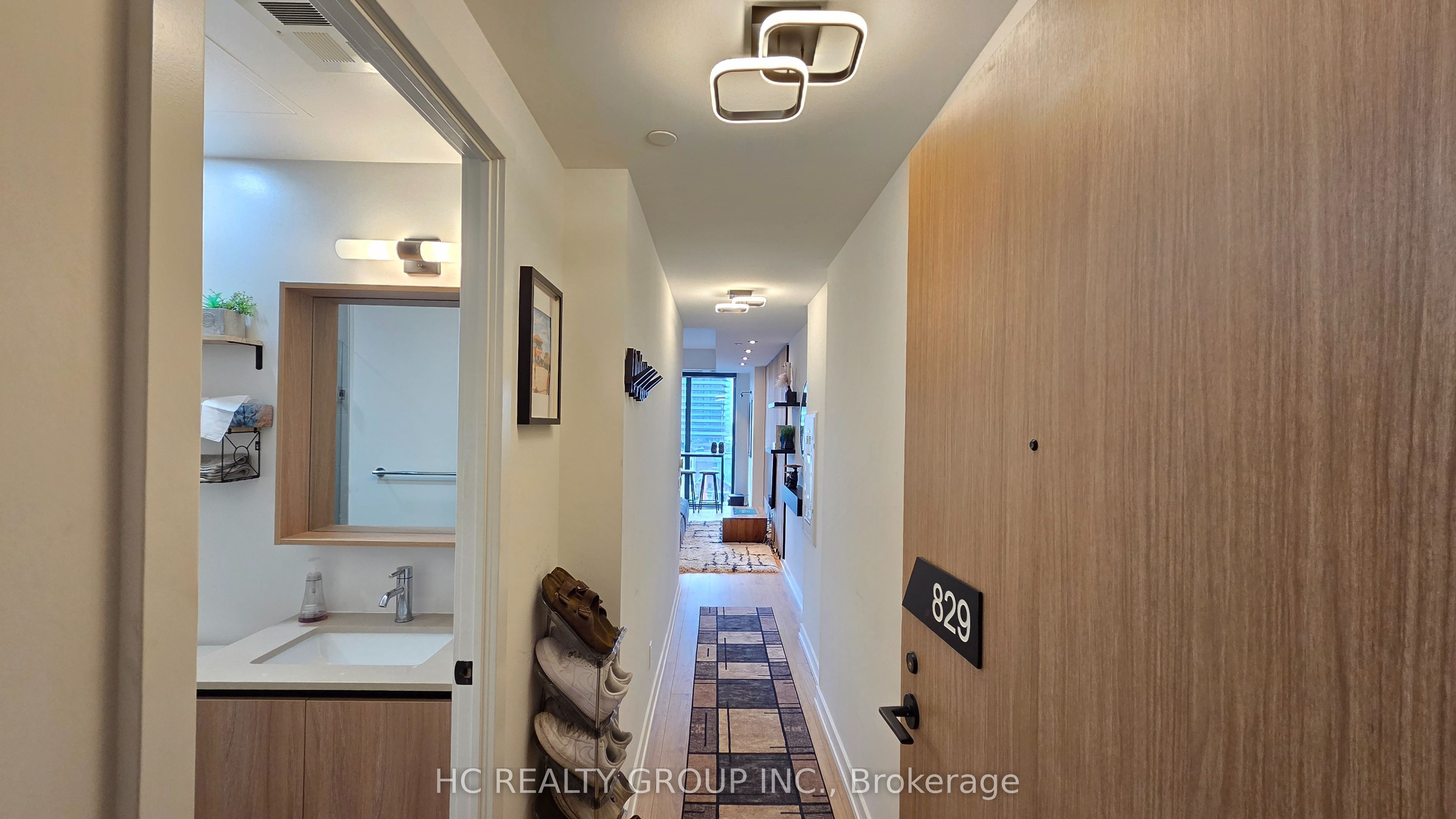 35 Parliament Street 829, Toronto, ON M5A 0Z5 photo 2