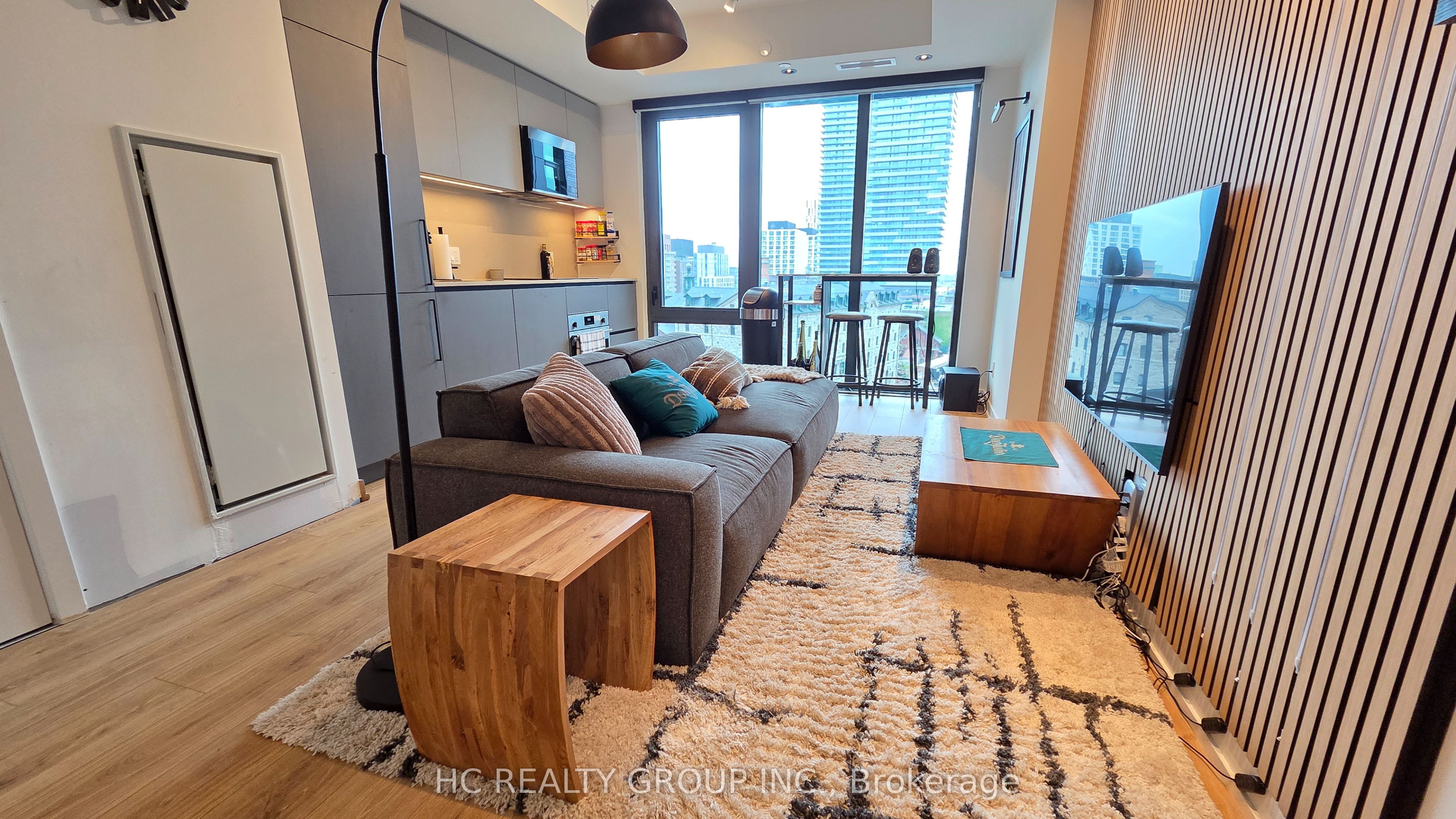 35 Parliament Street 829, Toronto, ON M5A 0Z5 photo 4