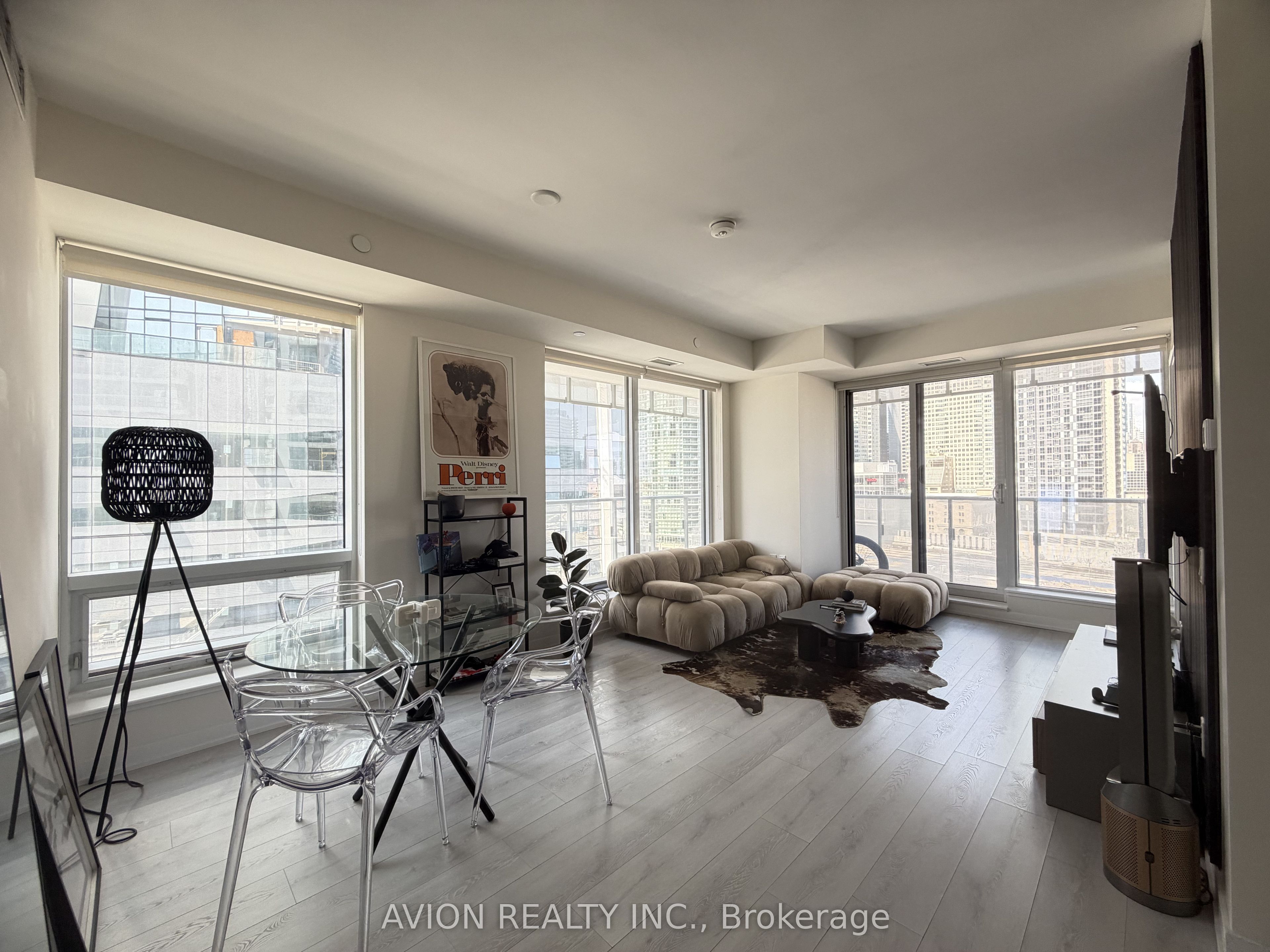 28 Freeland Street 1104, Toronto, ON M5E 0E3 photo 3