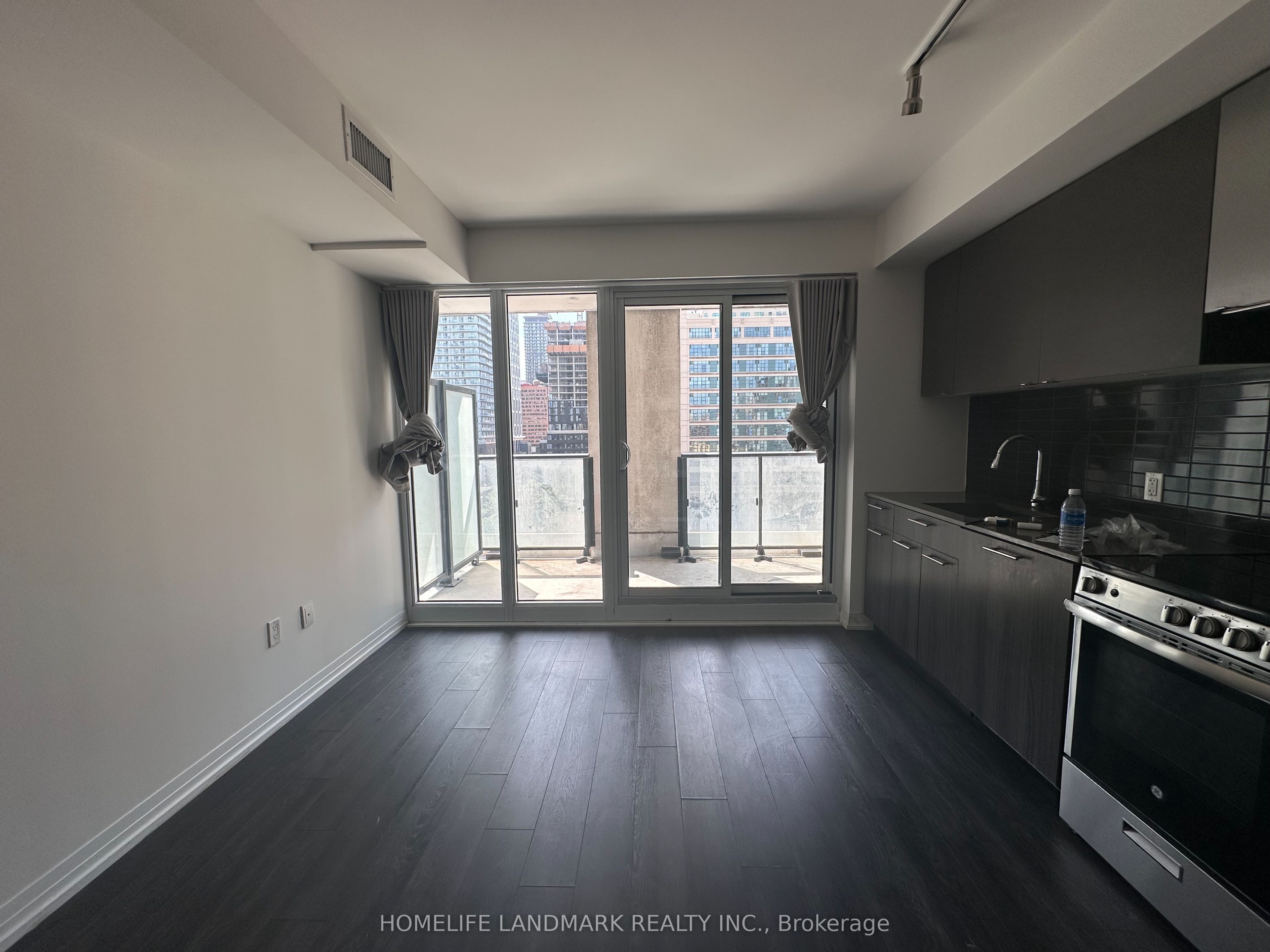 251 Jarvis Street 734, Toronto, ON M5B 0C3 photo 5