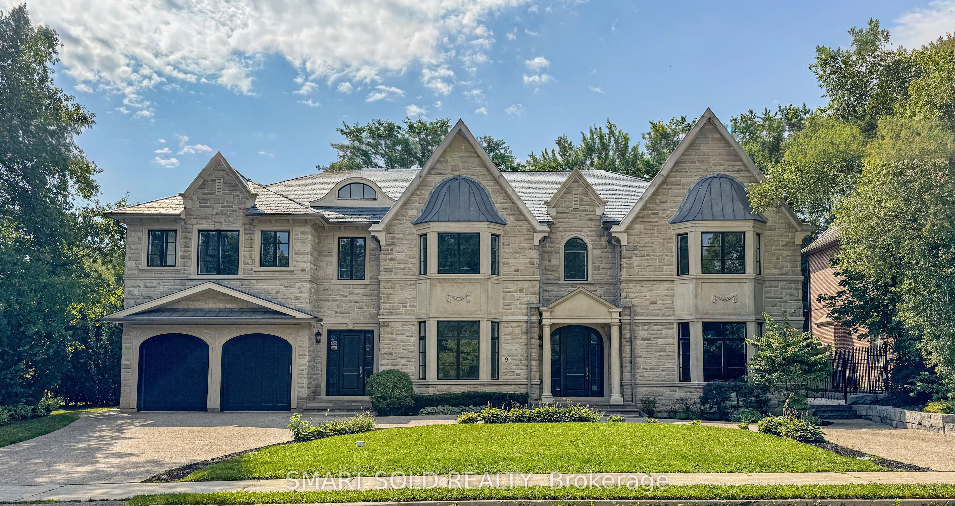 9 Saintfield Avenue, Toronto, ON M3C 2M5 photo 4