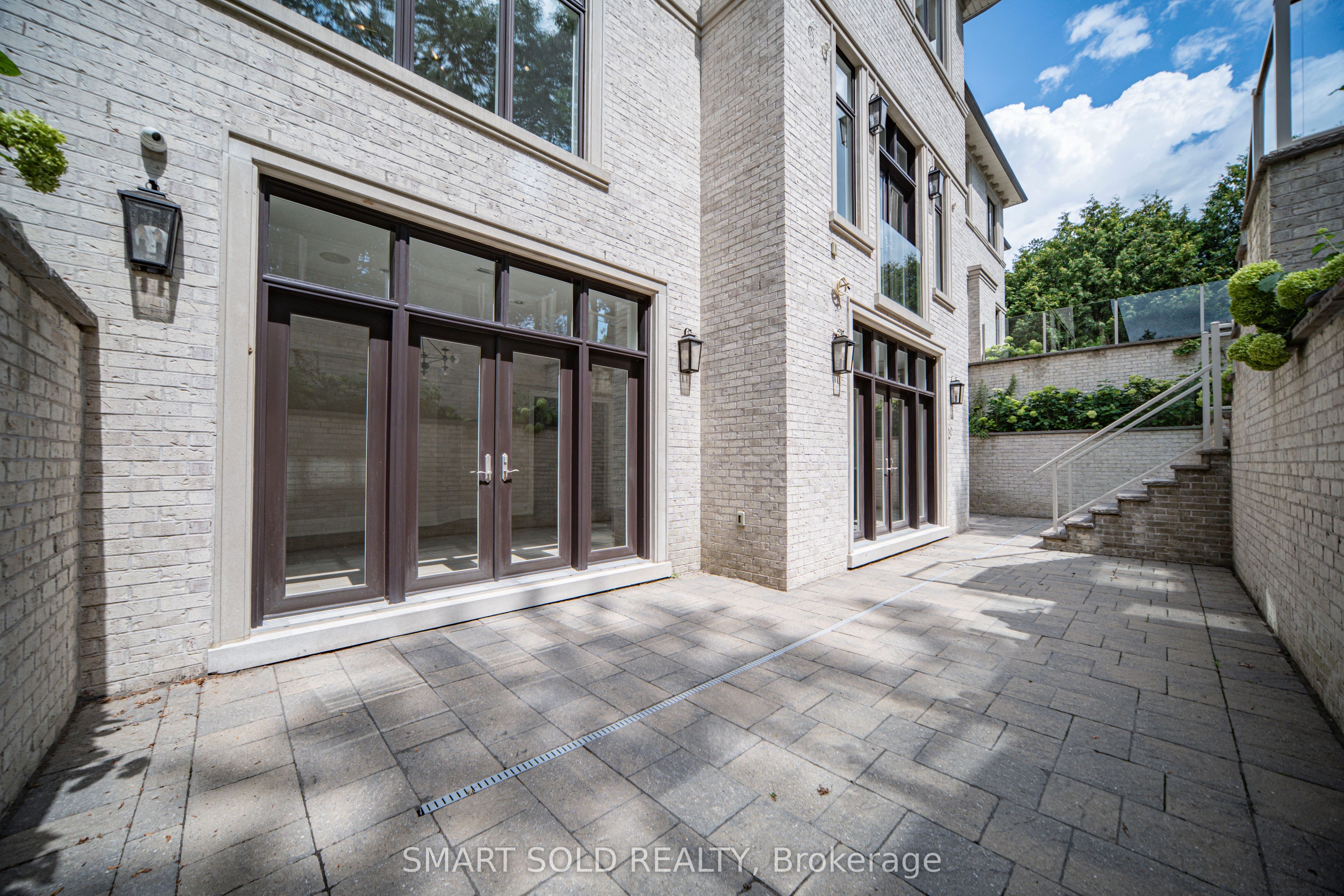 9 Saintfield Avenue, Toronto, ON M3C 2M5 photo 5
