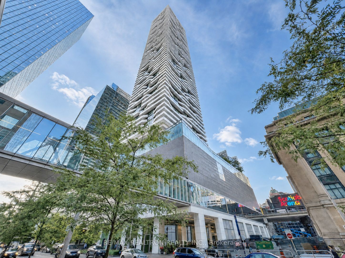 100 Harbour Street 5806, Toronto, ON M5J 1B7