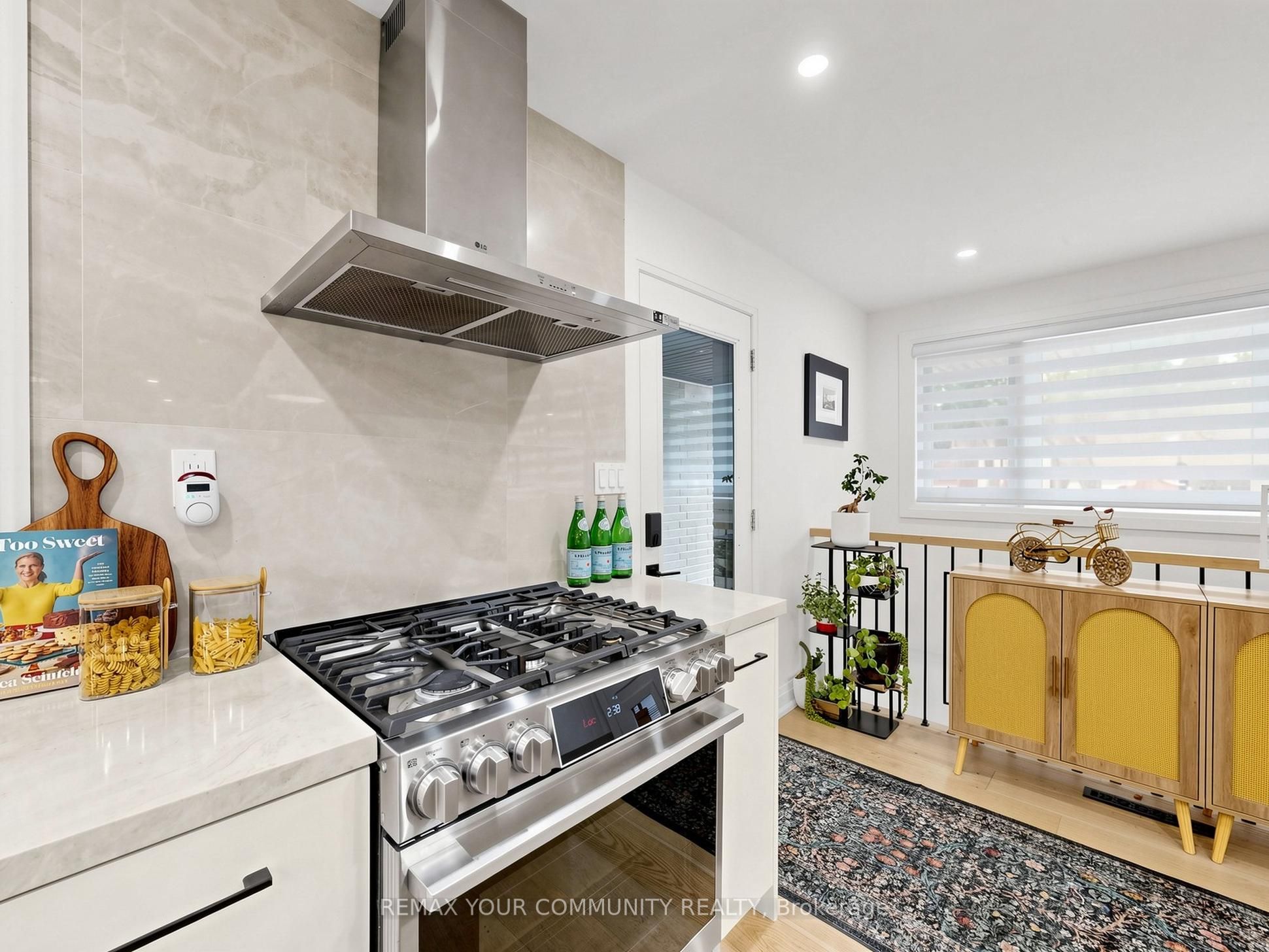 299 Horsham Avenue, Toronto, ON M2R 1G5 photo 4