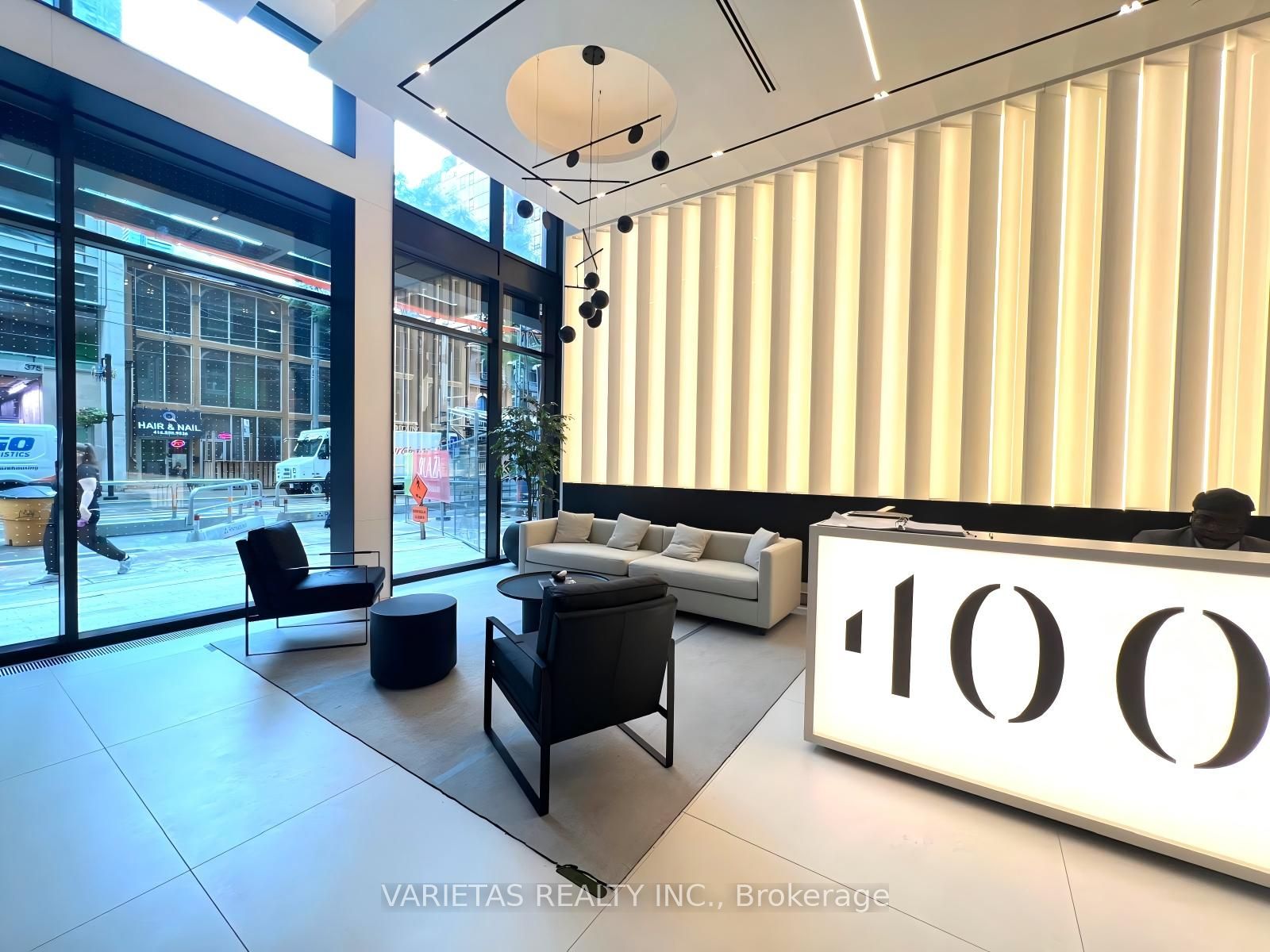 400 King Street W 1919, Toronto, ON M5V 0X8 photo 2