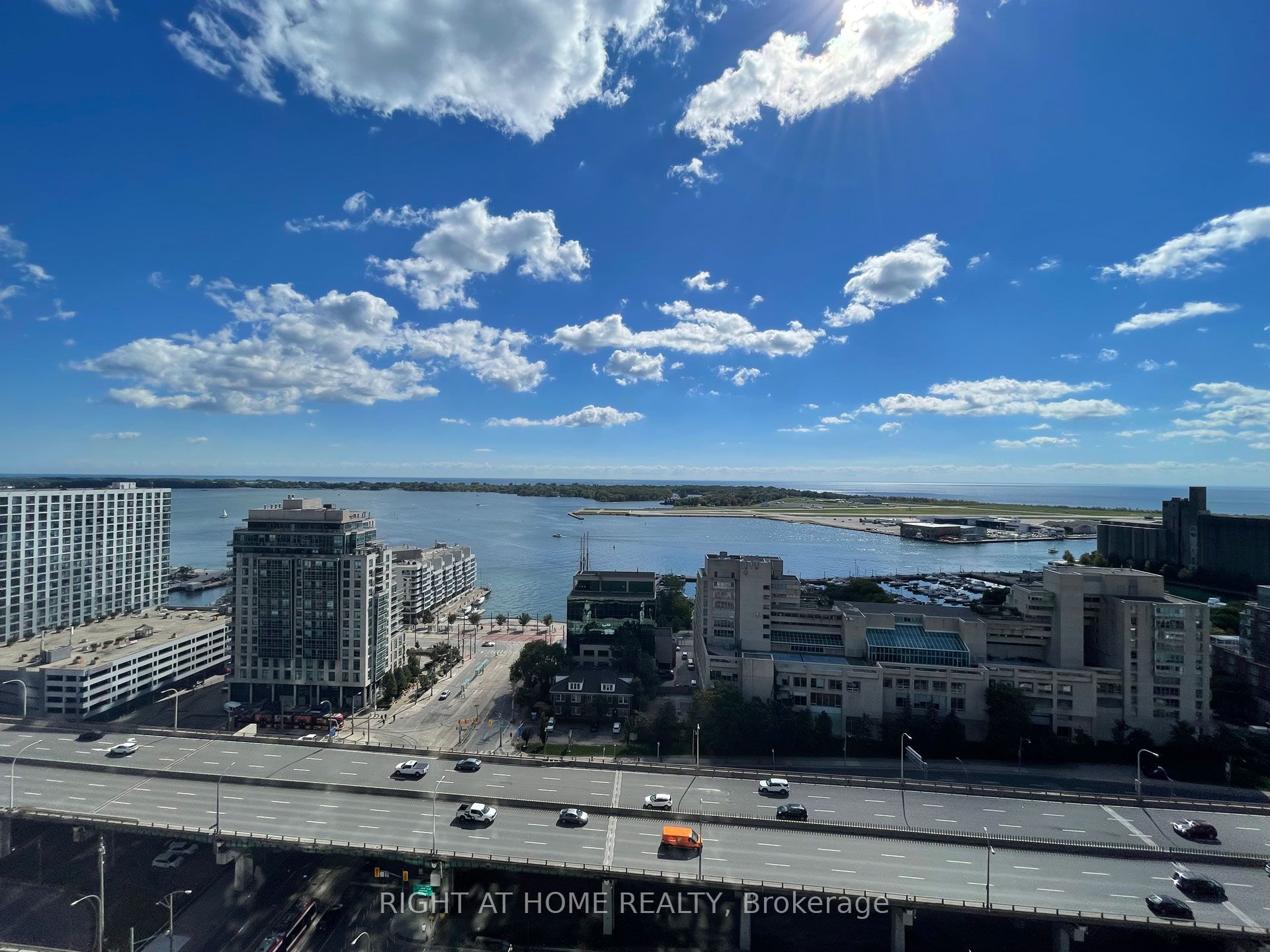 11 Brunel Court 2615, Toronto, ON M5V 3Y3 photo 3