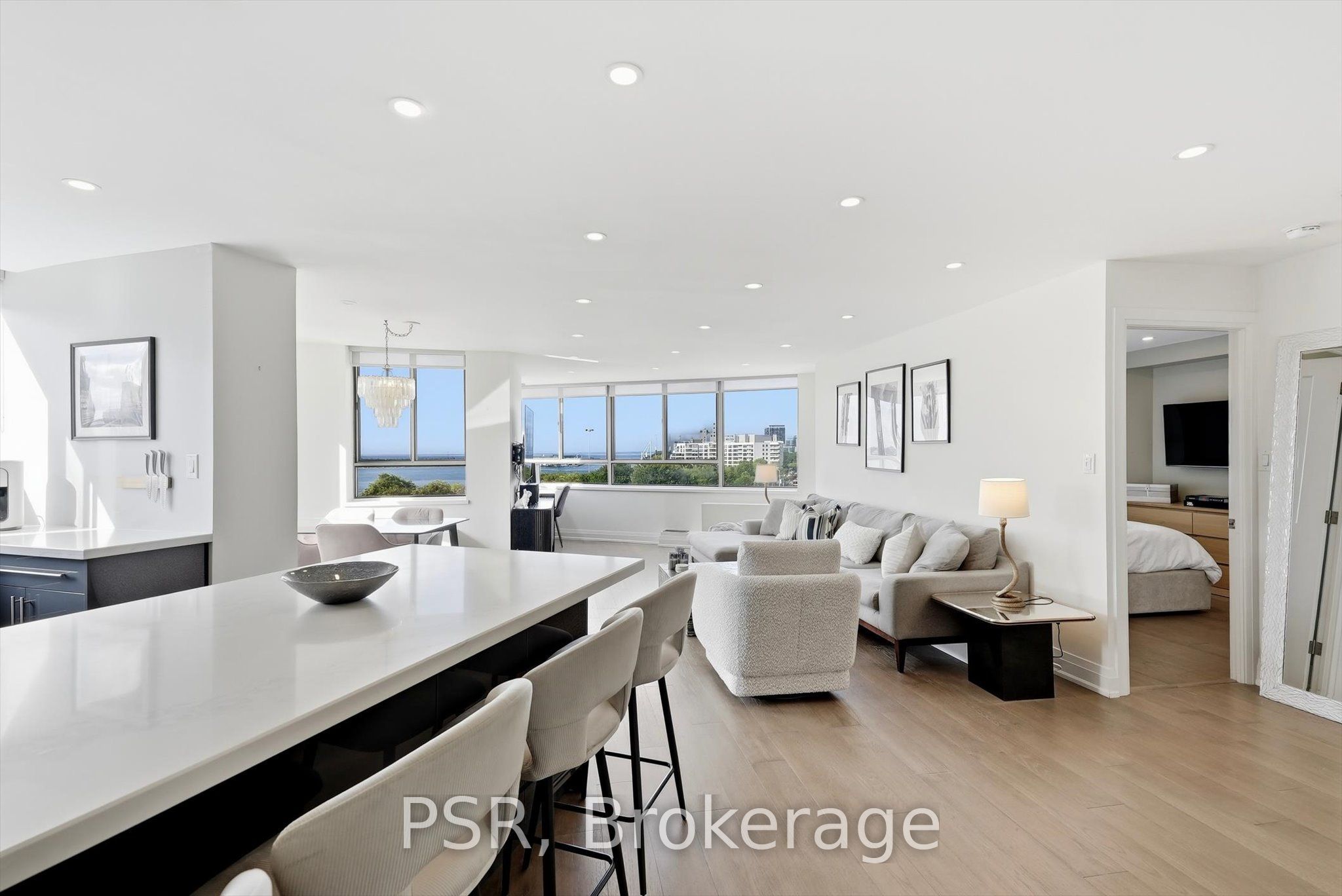 270 Queens Quay W 702, Toronto, ON M5J 2N4 photo 3