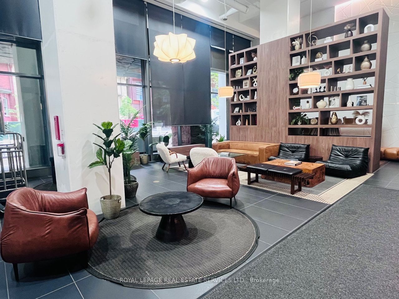 21 Widmer Street 1610, Toronto, ON M5V 0B8 photo 3