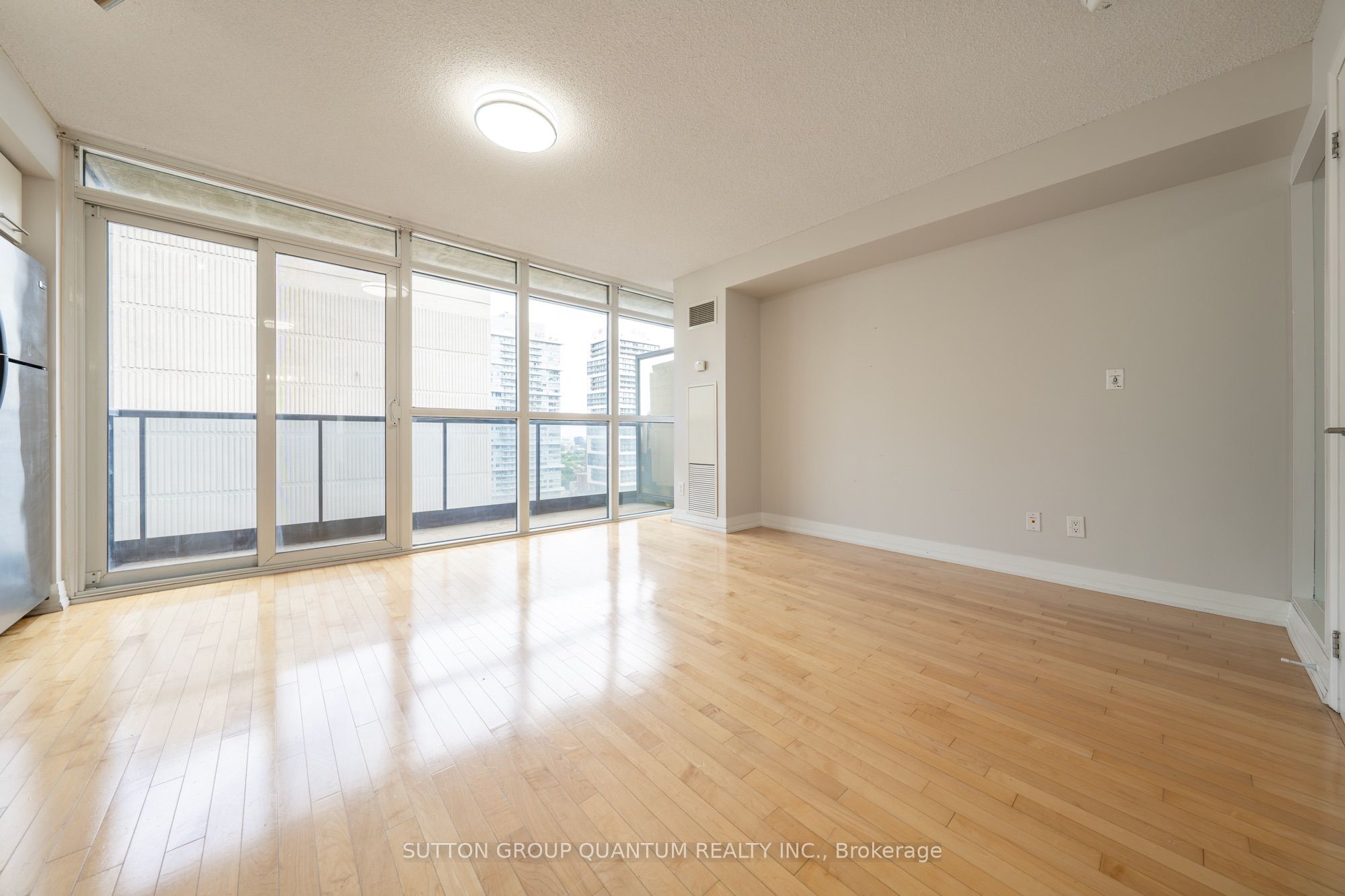 25 Carlton Street 1811, Toronto, ON M5B 1L4 photo 4