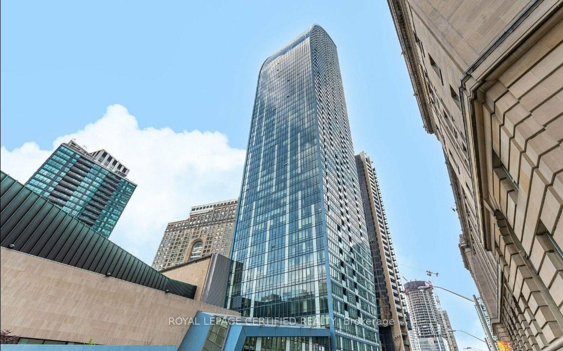 8 The Esplanade 1308, Toronto, ON M5E 0A6